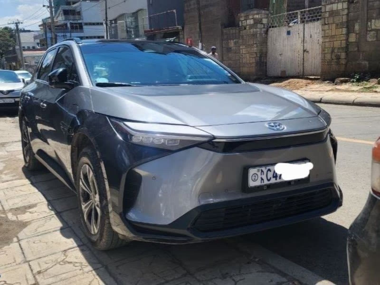 2022 Toyota BZ4X EV — photo 2
