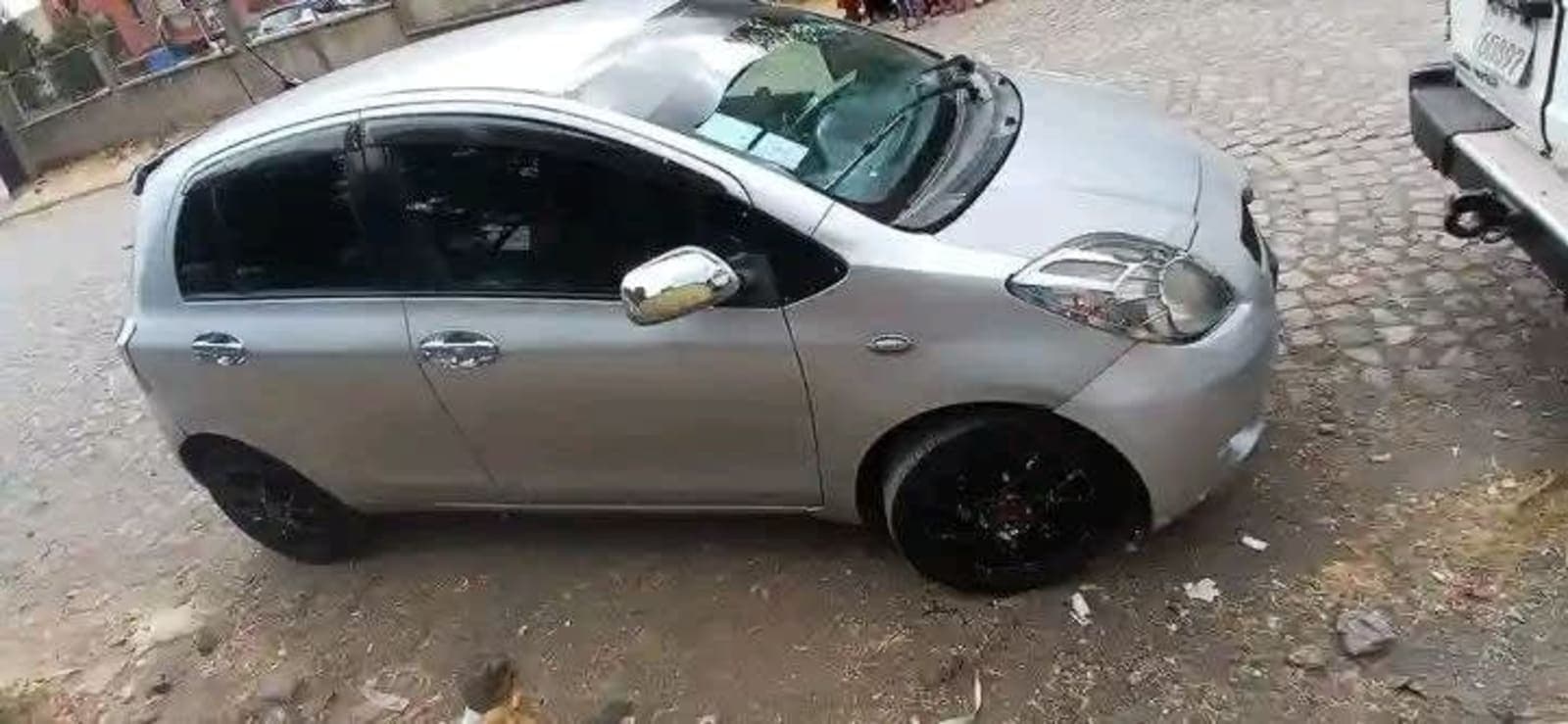 2007 Toyota Yaris Compact — photo 1