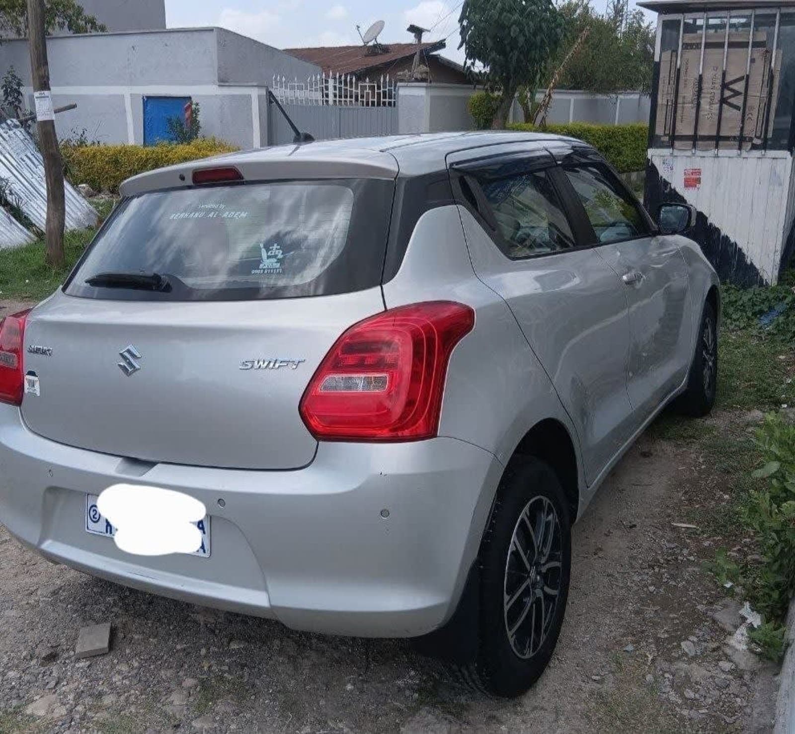 2022 Suzuki Swift — photo 1