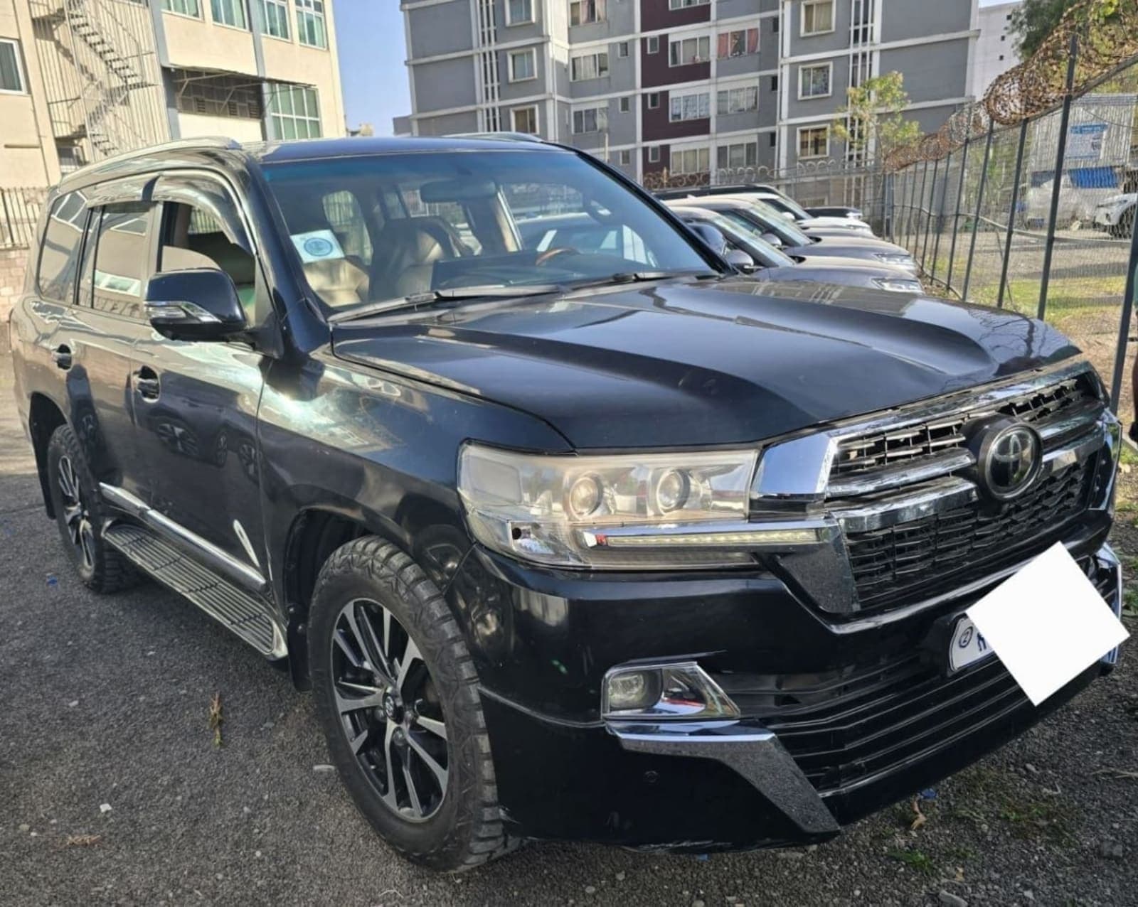 2020 Toyota Land Cruiser V8 VX — photo 3