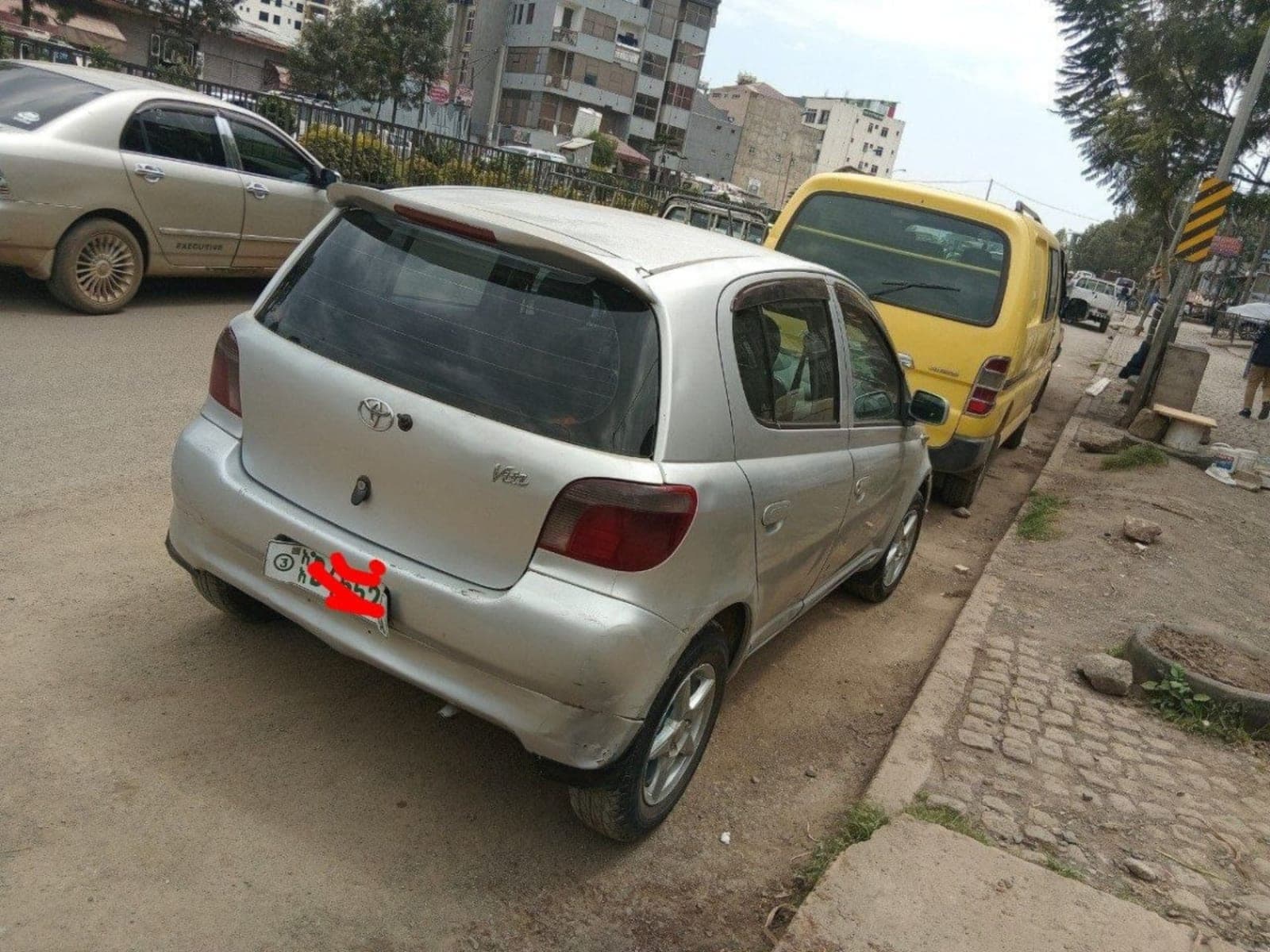 2001 Toyota Vitz — photo 4