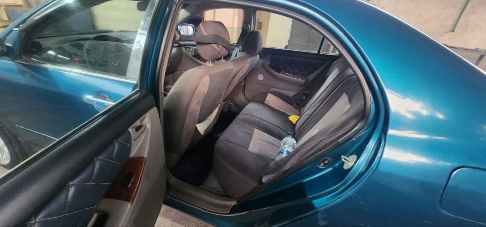 2001 Toyota Corolla — photo 2