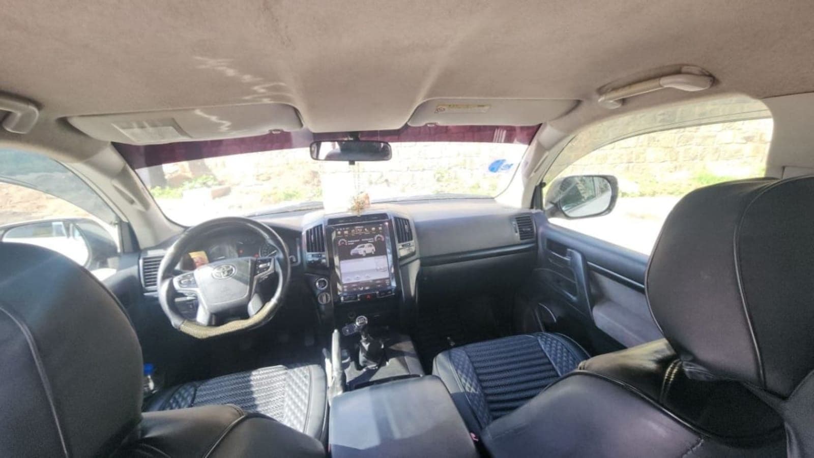 2010 Toyota Land Cruiser V8 GX — photo 2