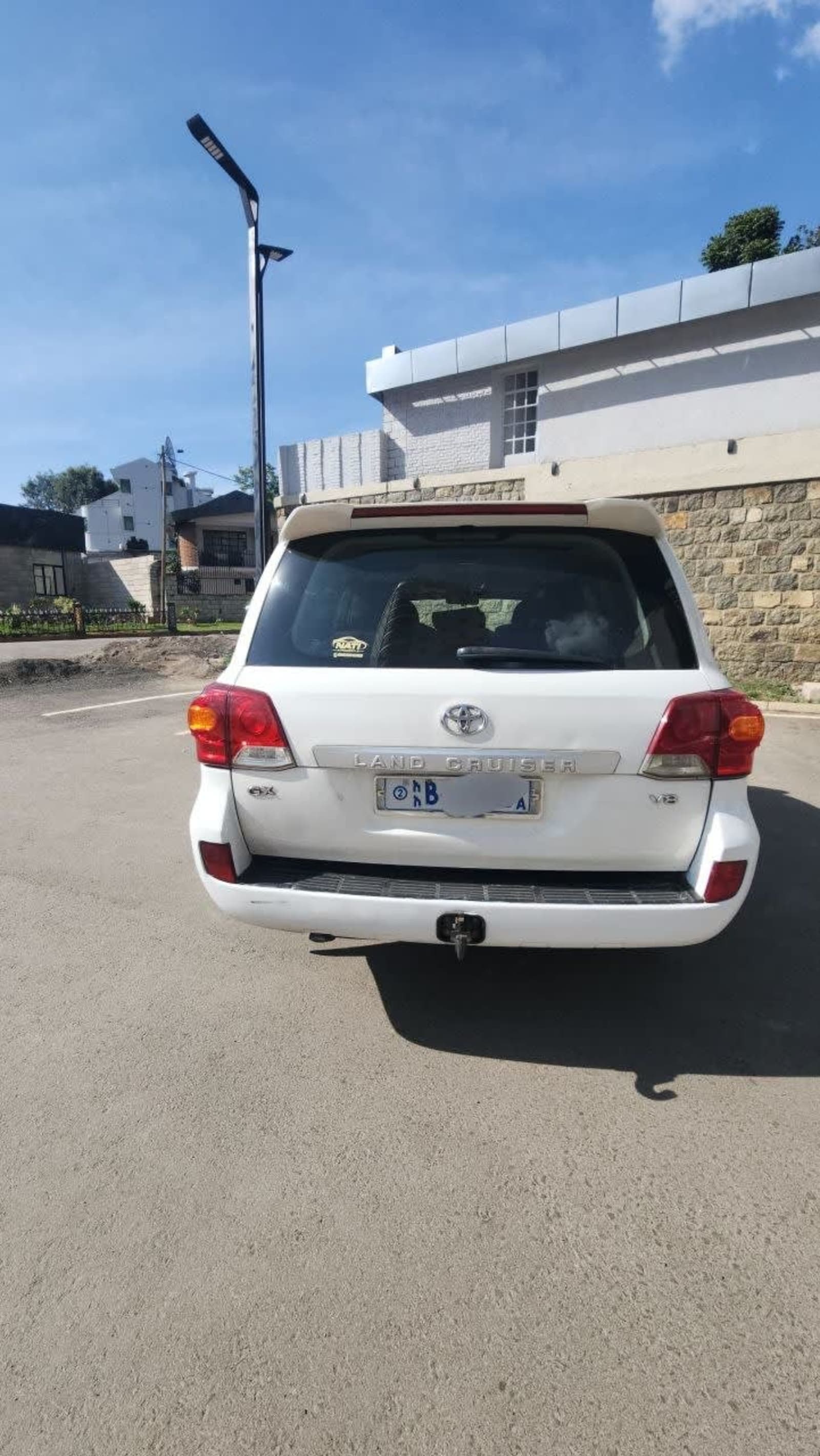 2010 Toyota Land Cruiser V8 GX — photo 3