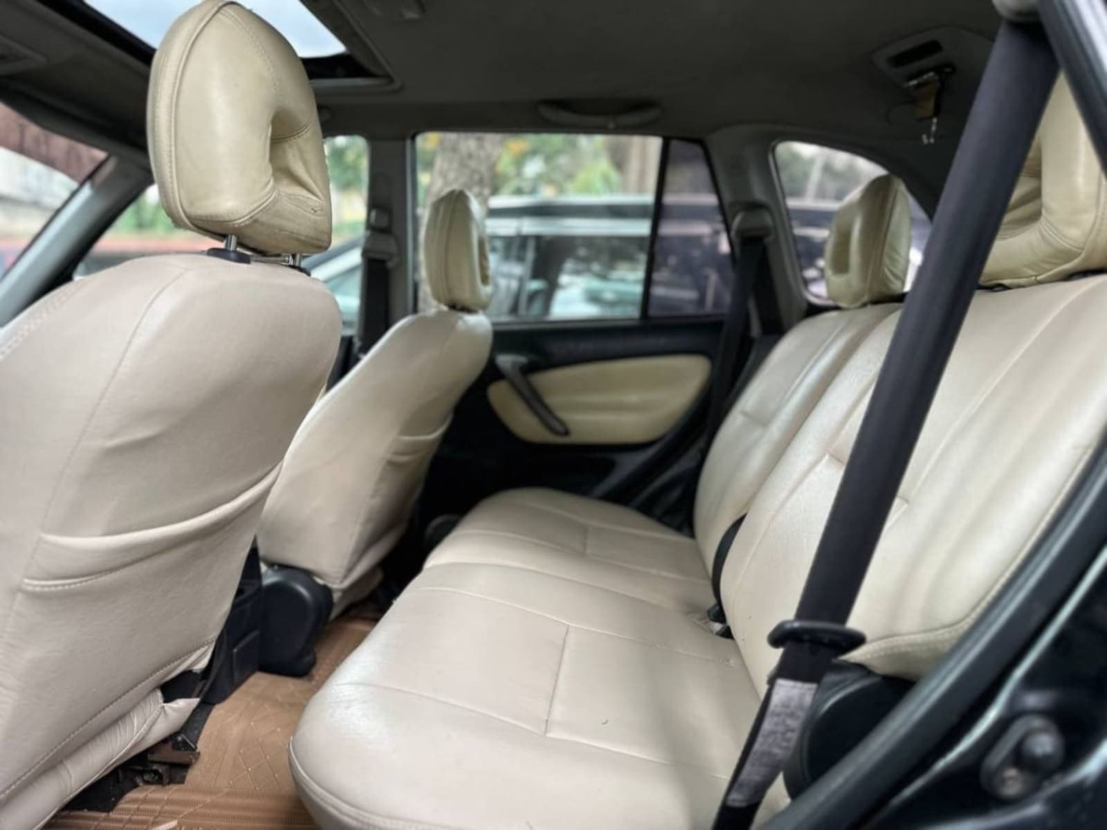 2004 Toyota Rav4 — photo 2