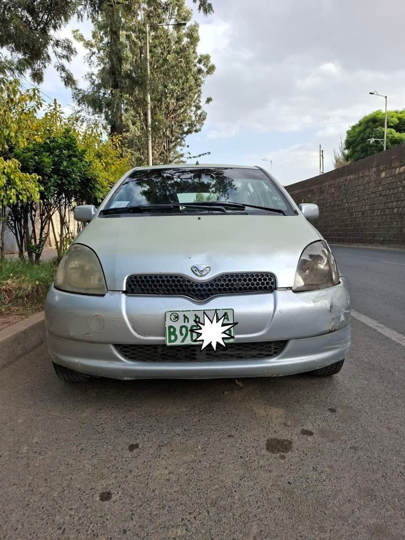 2001 TOYOTA VITZ