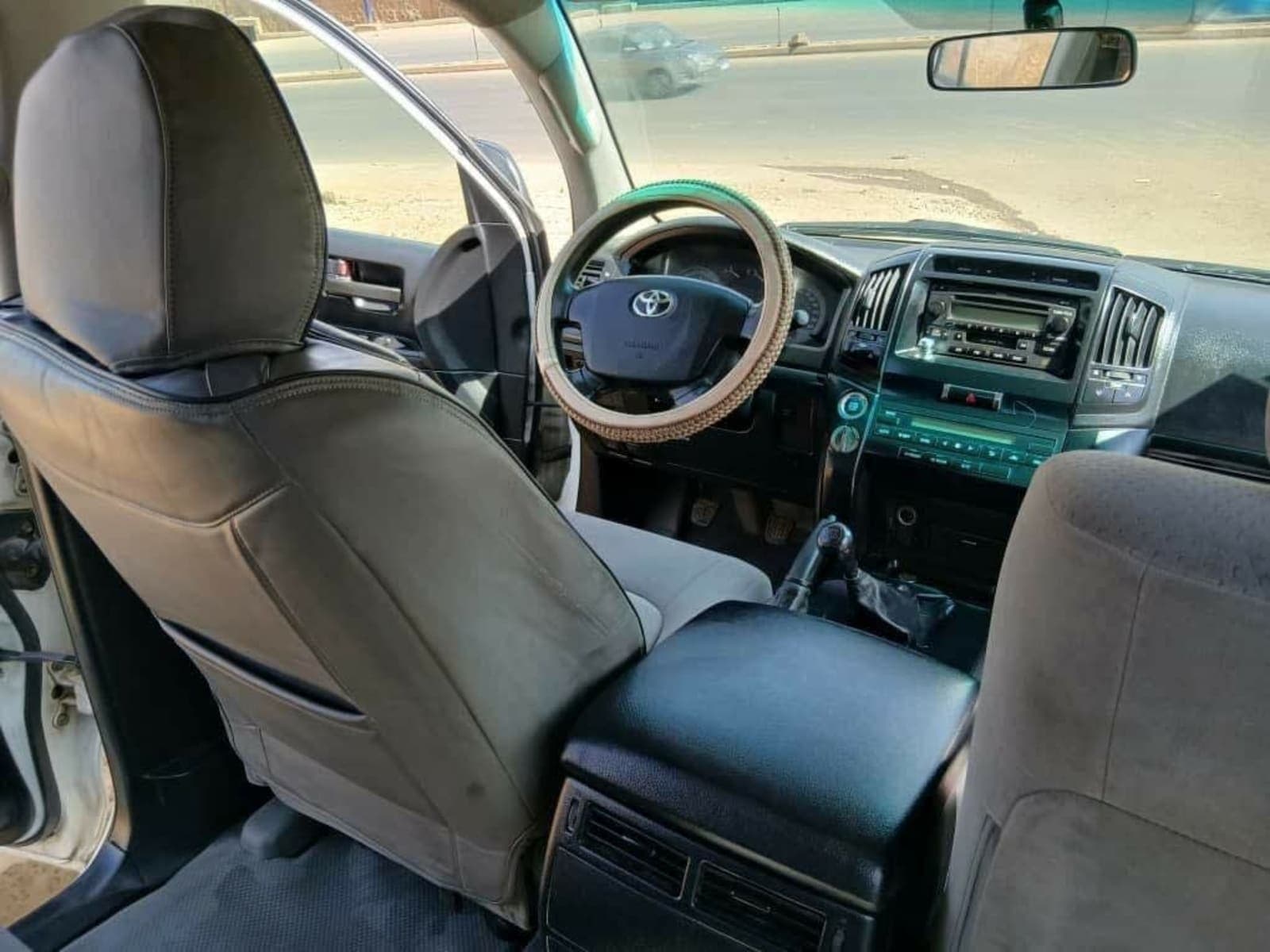 2011 Toyota Landcruiser V8 — photo 4