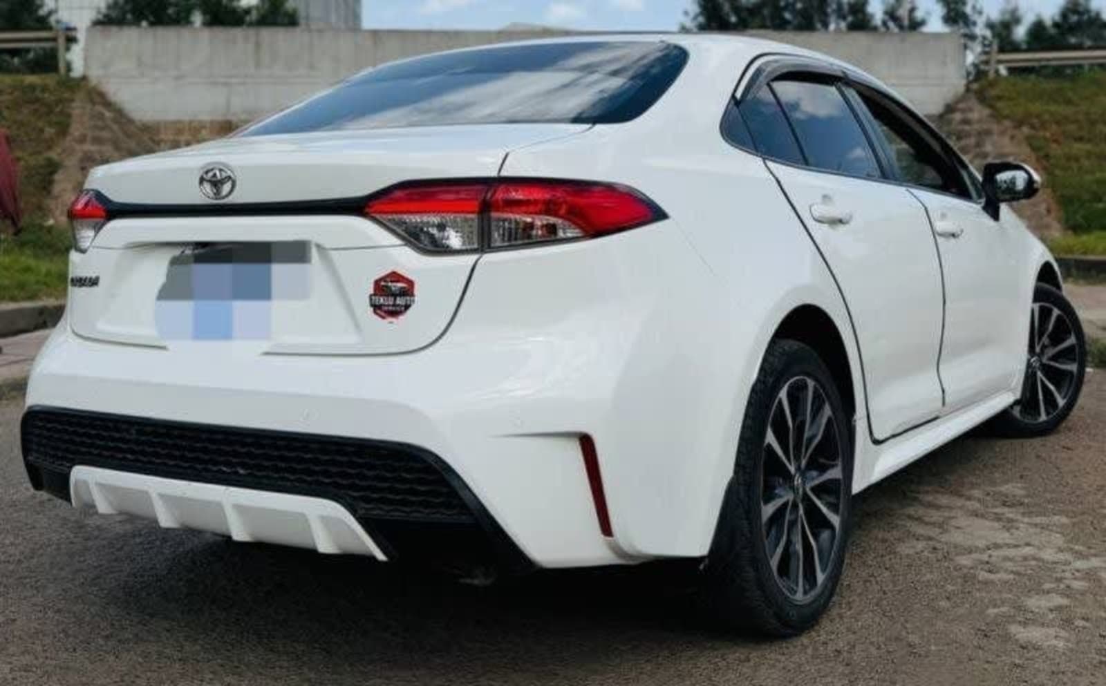 2022 Toyota Corolla D4-T Levin — photo 2
