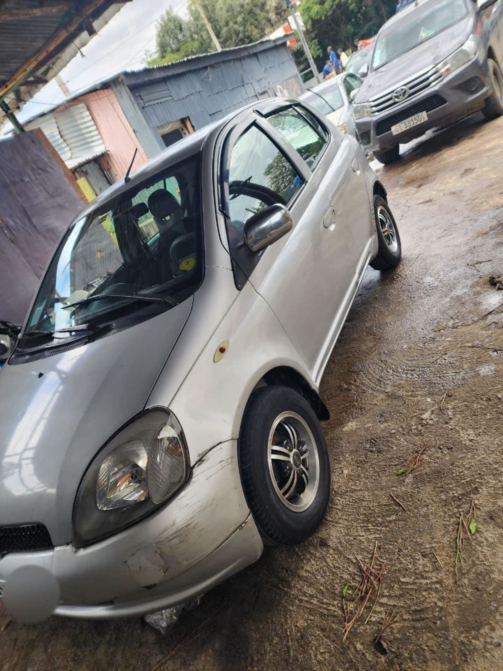 2000 Toyota Vitz — photo 4