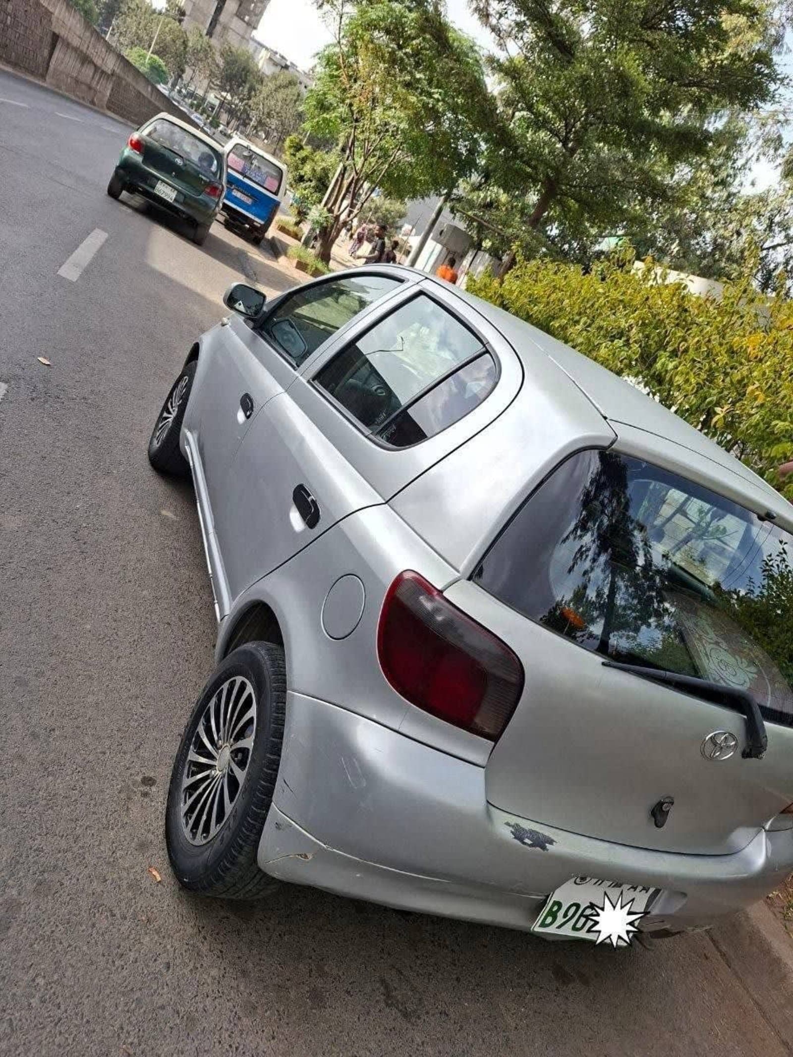 2001 Toyota Vitz — photo 7