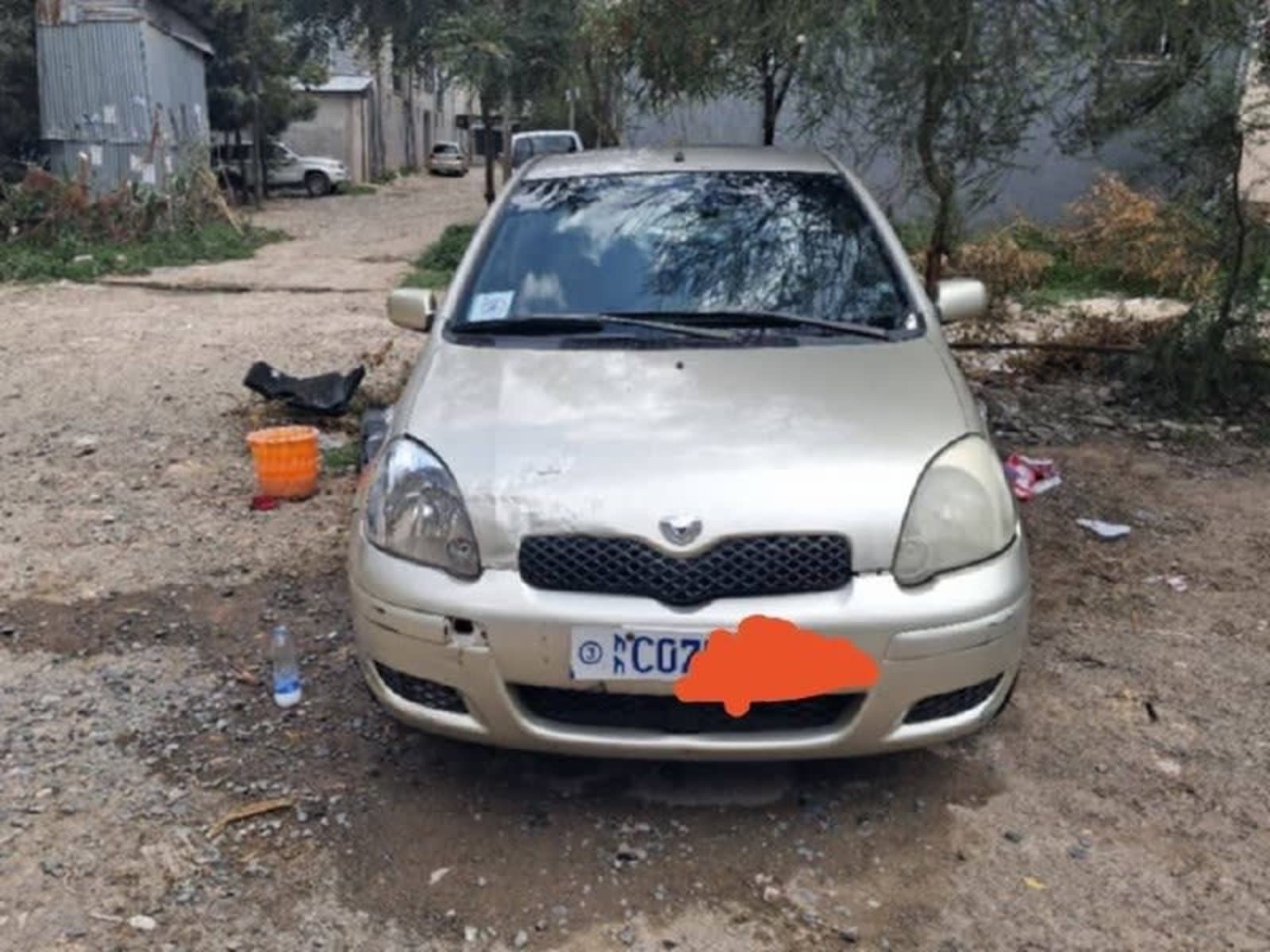 2002 Toyota Vitz — photo 3