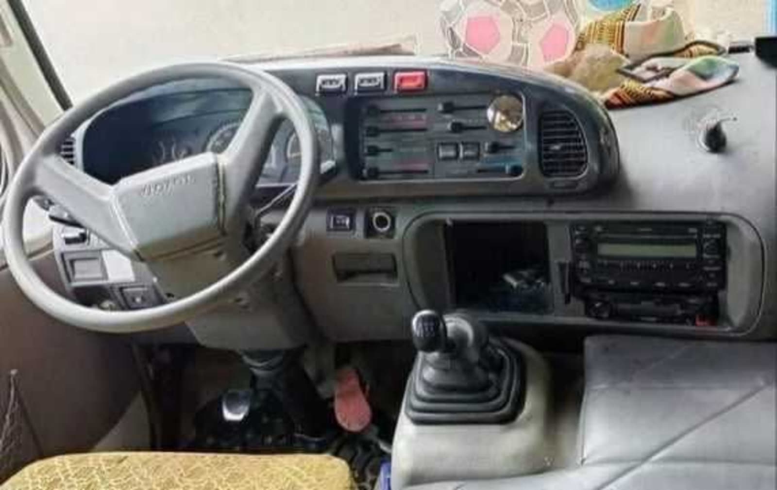 2013 Toyota Coaster โ photo 2