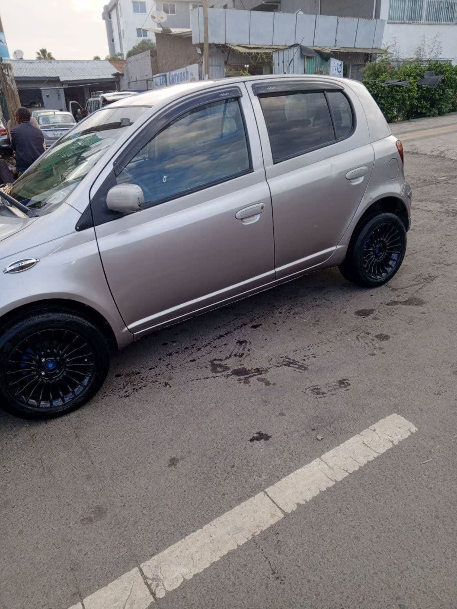 2004 Toyota Vitz/Yaris — photo 1