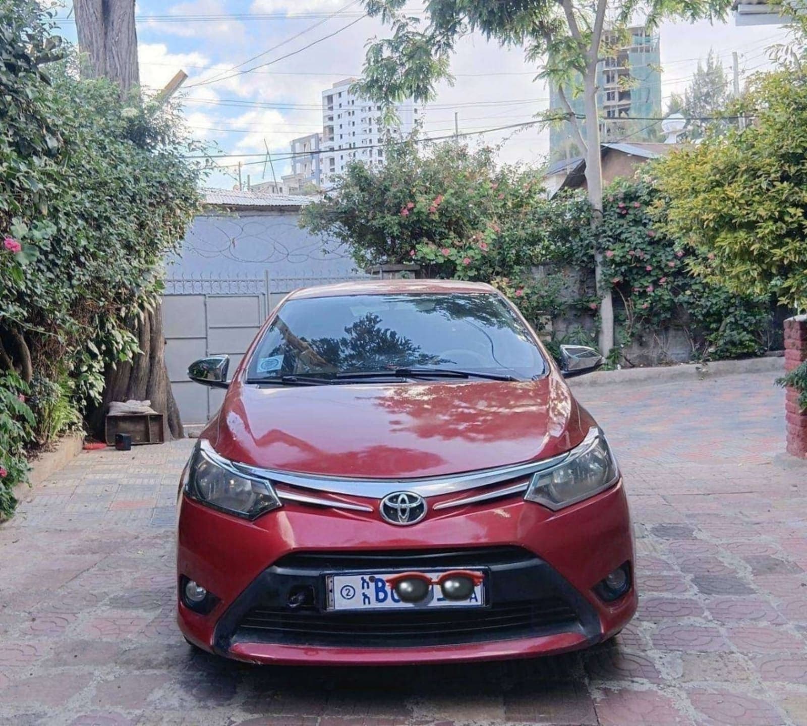 2014 Toyota Yaris Sedan — photo 1