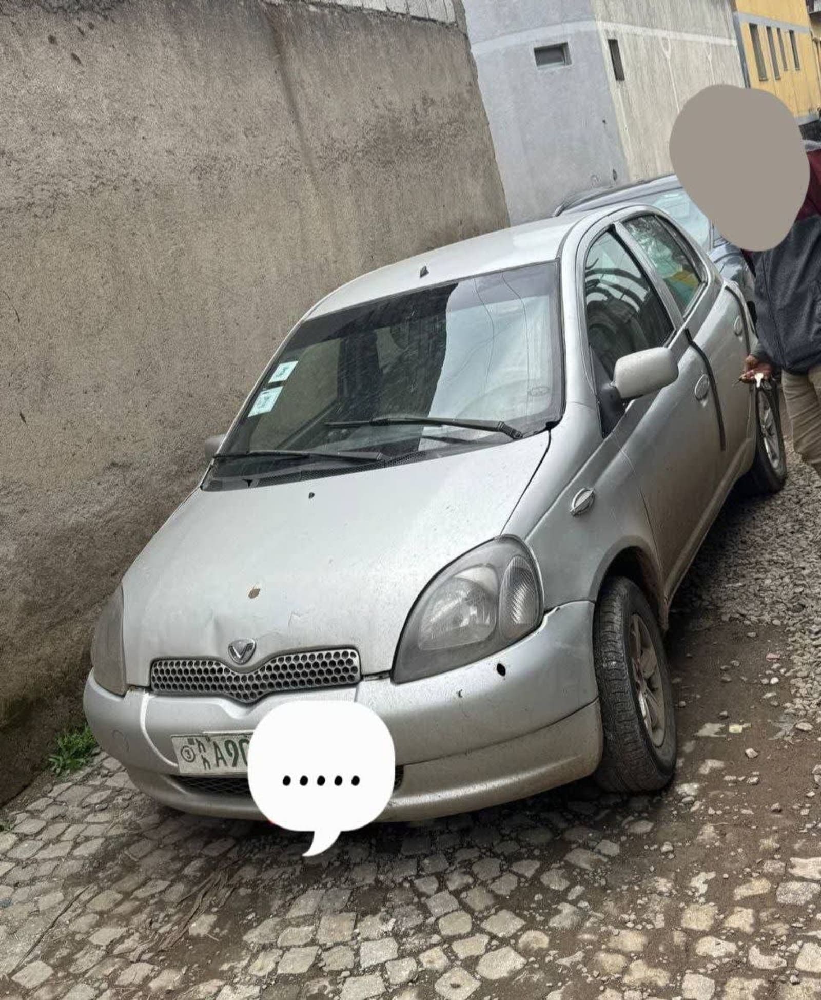 2001 Toyota Vitz โ photo 1