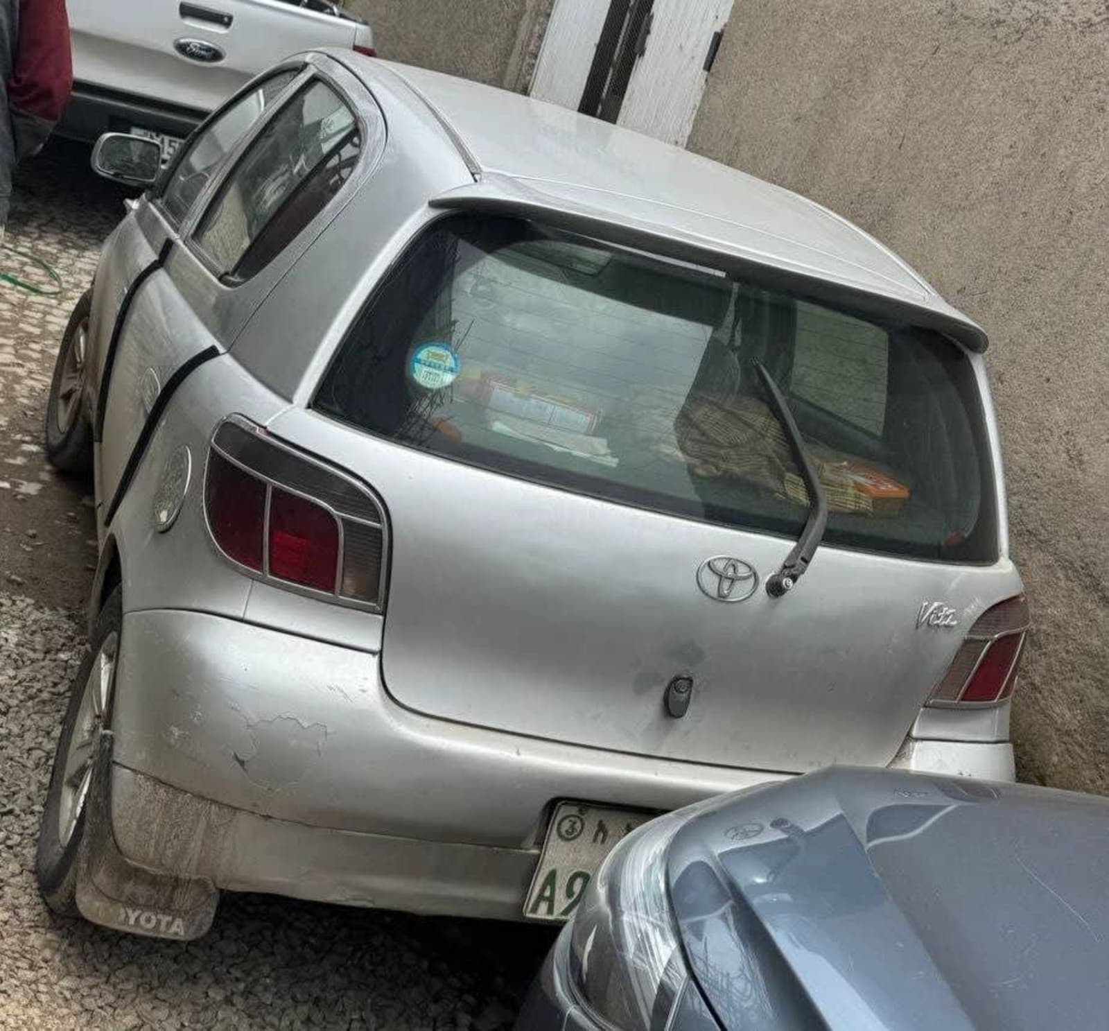 2001 Toyota Vitz โ photo 3