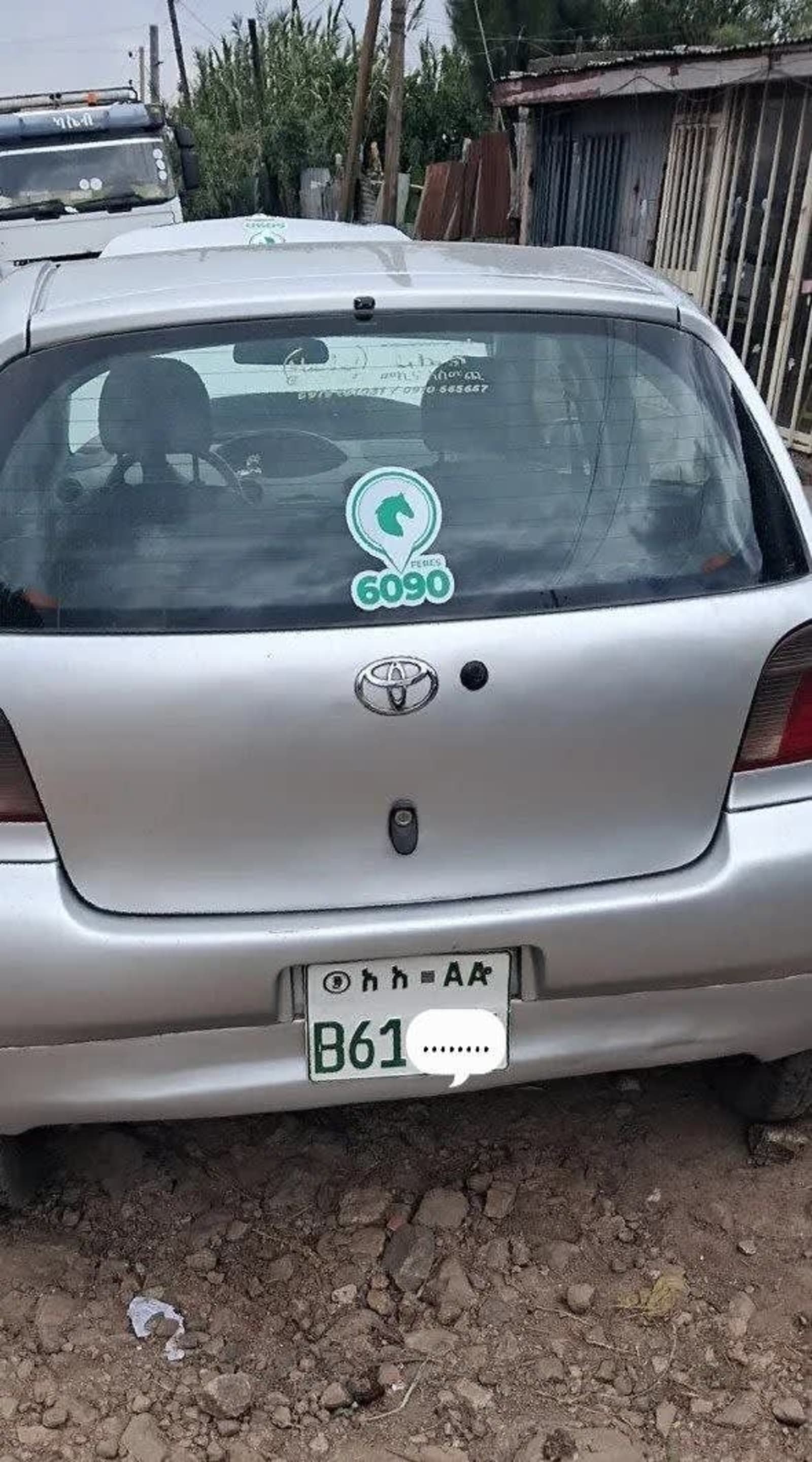 2001 Toyota Vitz — photo 3