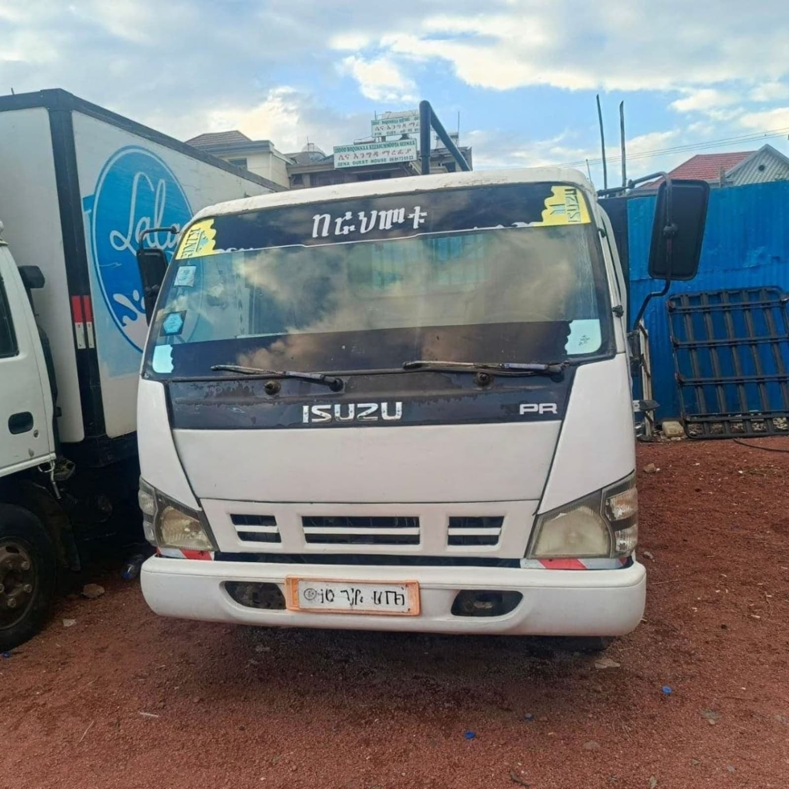 2006 Isuzu NPR Van