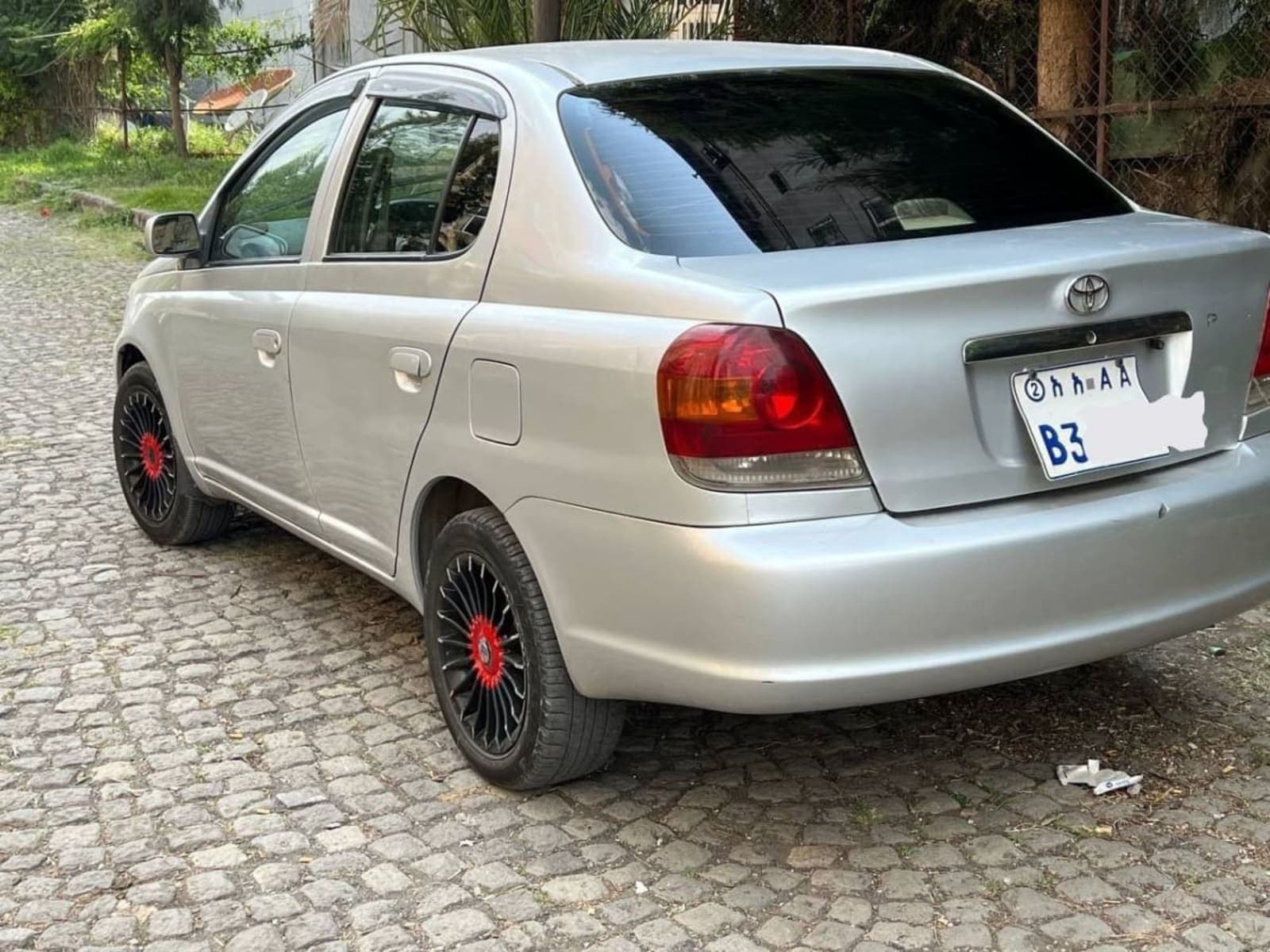 2003 Toyota Platz — photo 4