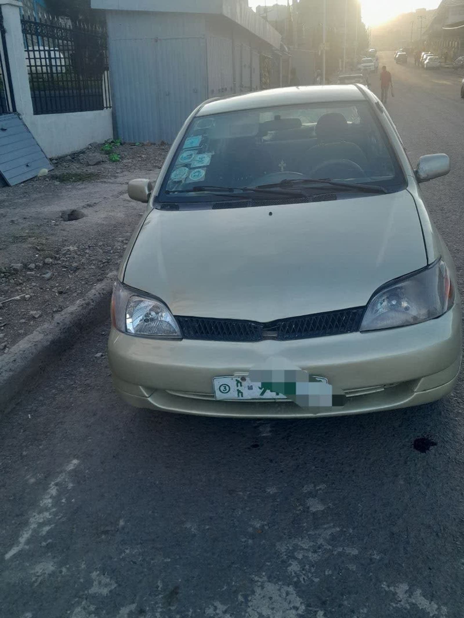 2000 Toyota Platz — photo 6