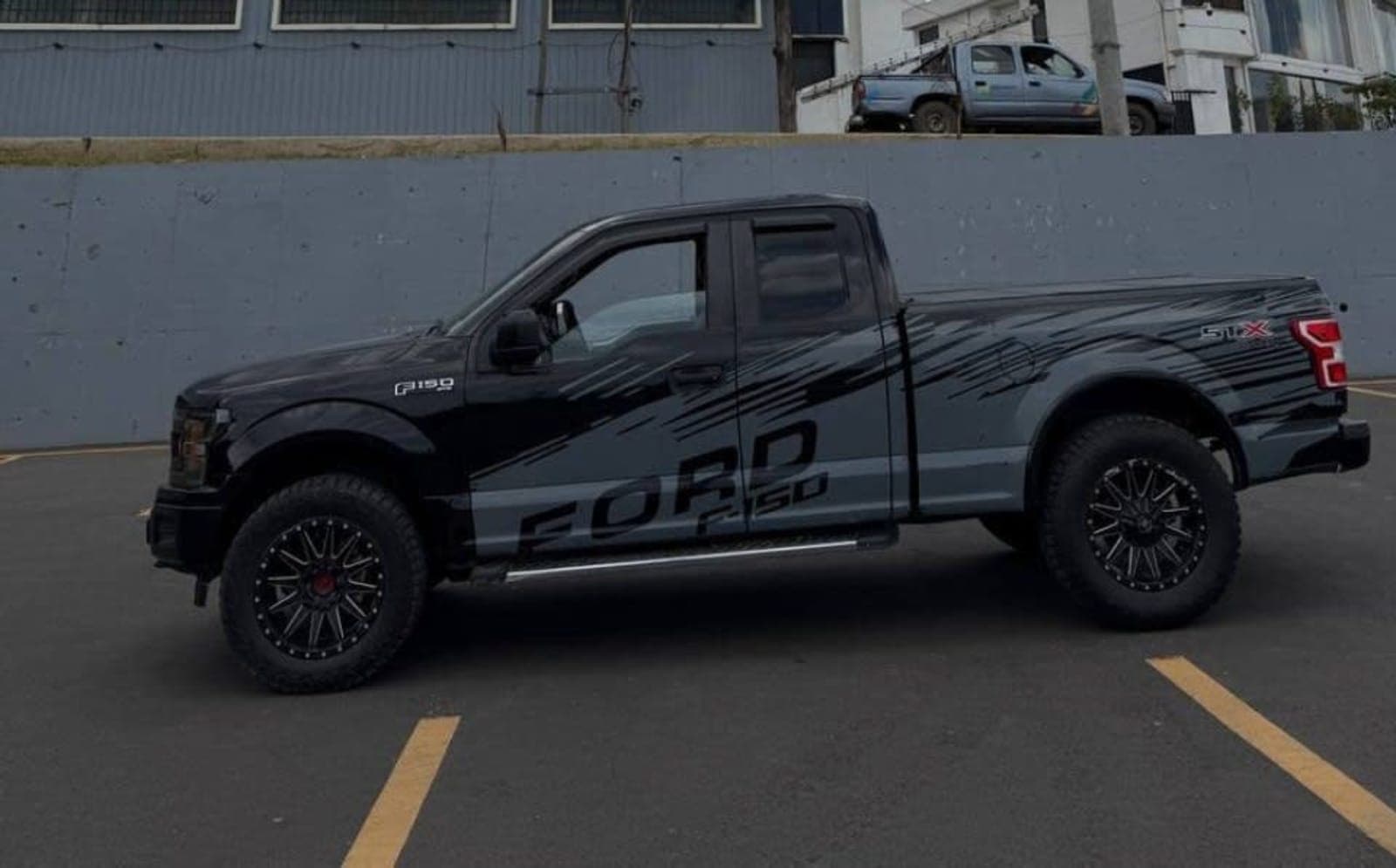 2020 Ford F150 XLT — photo 2