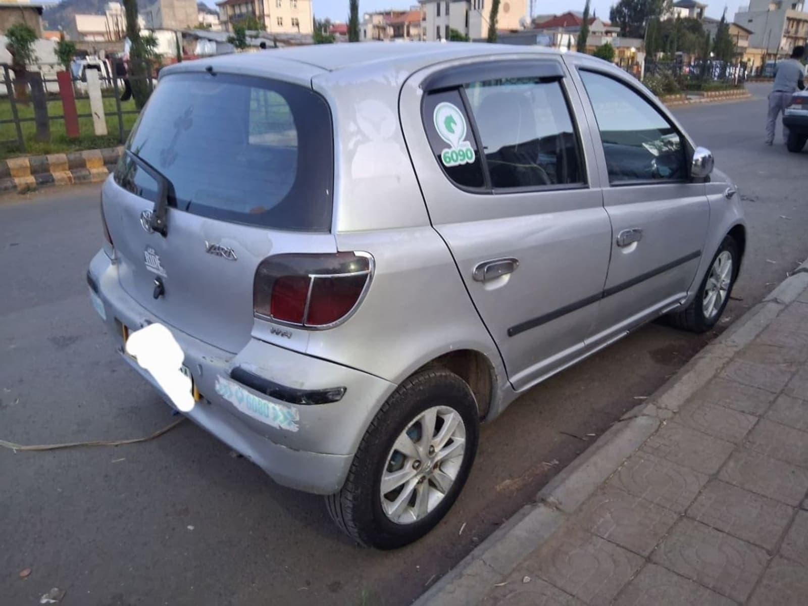 2002 Toyota Vitz Yaris — photo 2