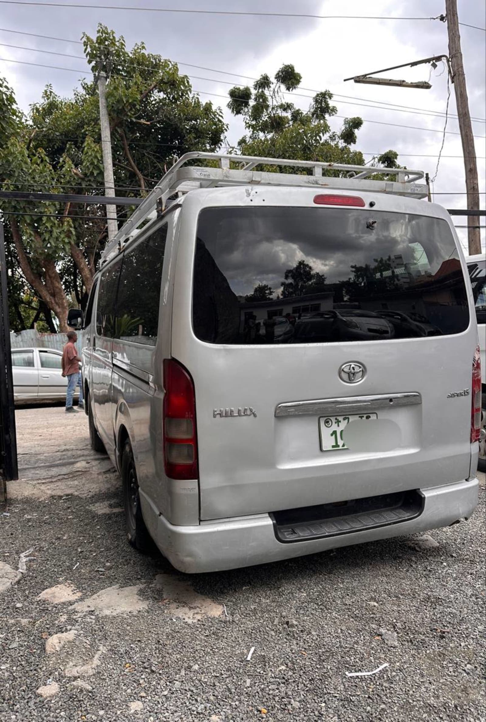 2007 Toyota Hiace — photo 3