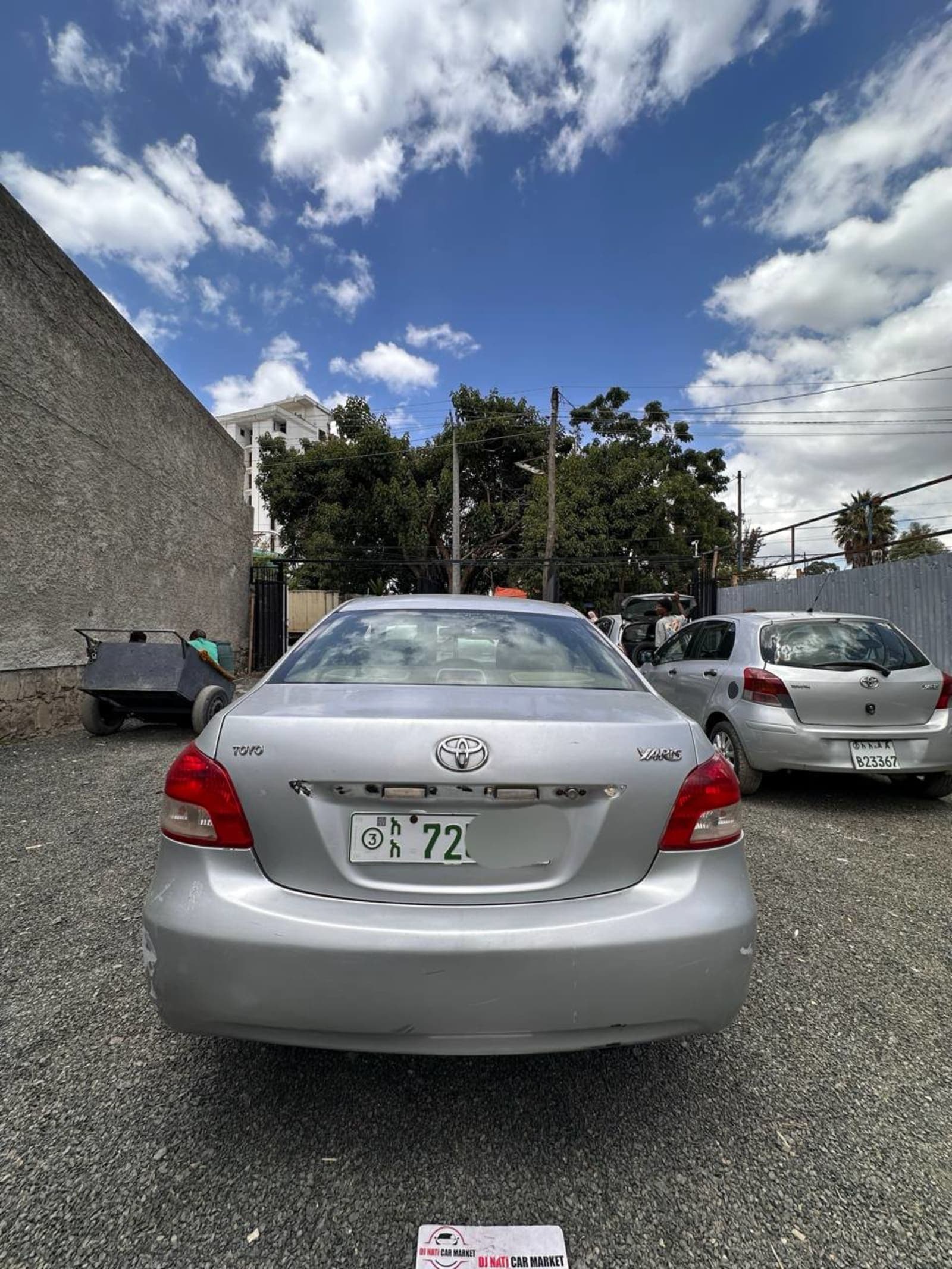 2011 Toyota Sedan — photo 5