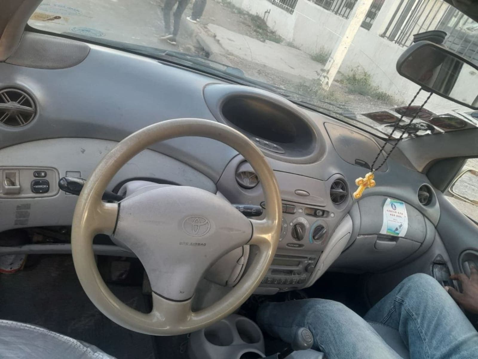 2000 Toyota Platz — photo 2