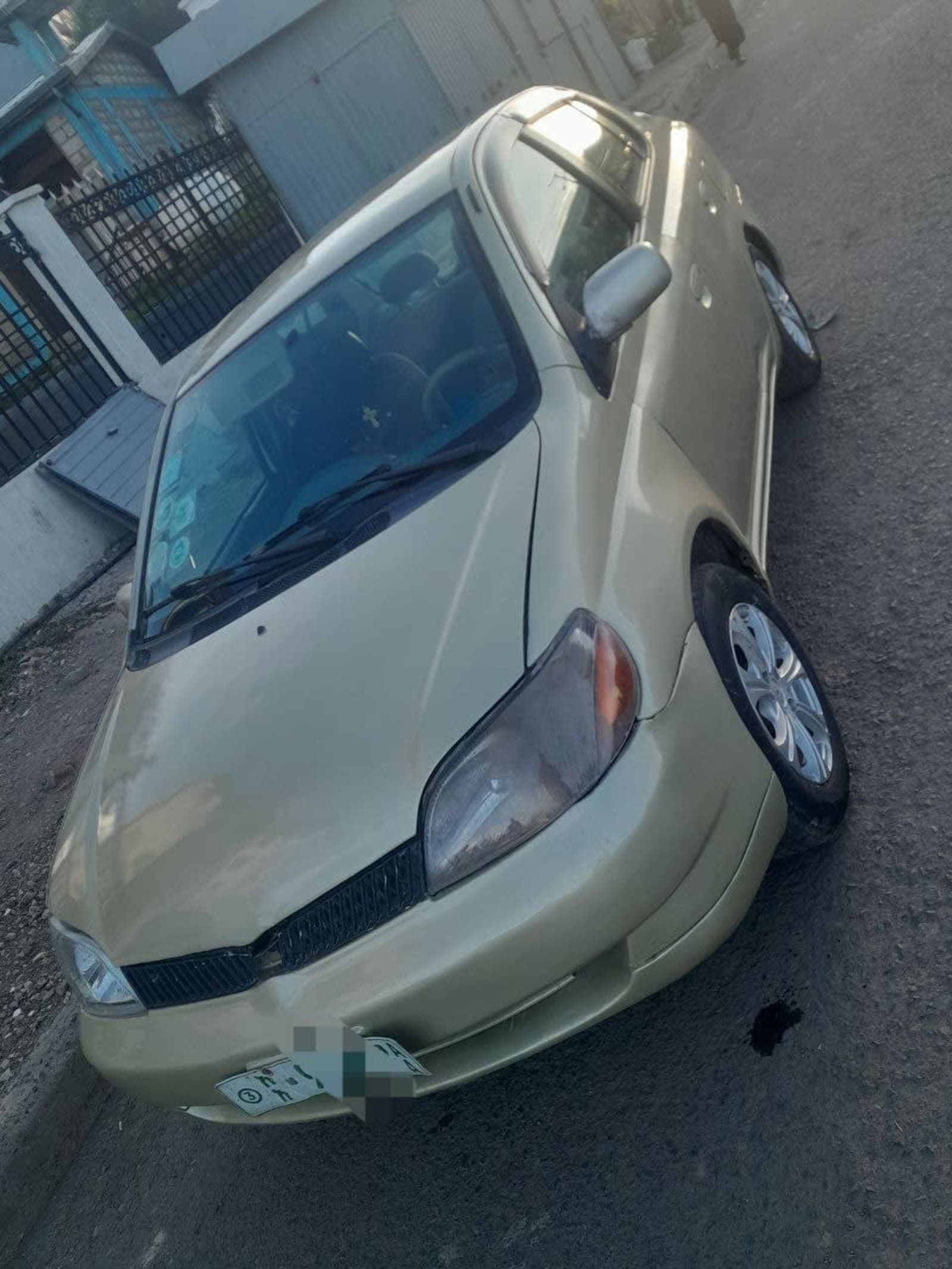 2000 Toyota Platz — photo 5