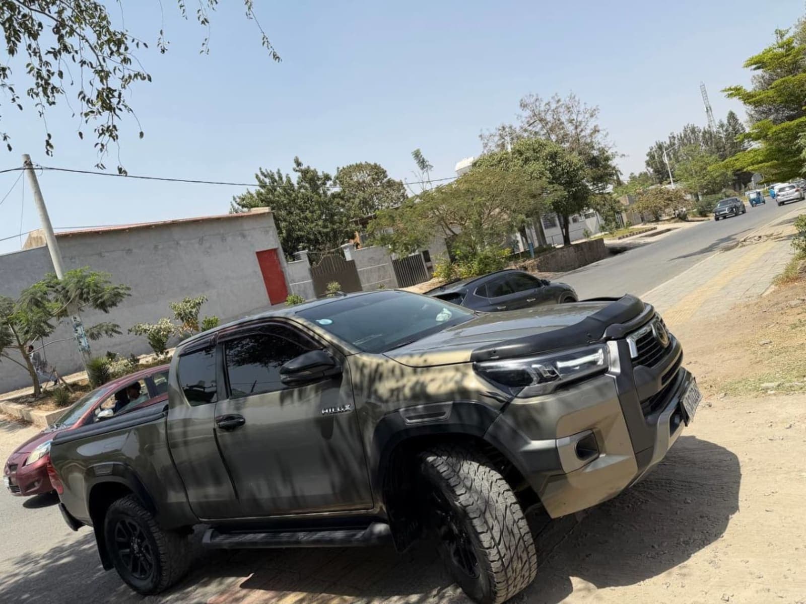 2021 Toyota Hilux Invincible Dual-Cab — photo 2