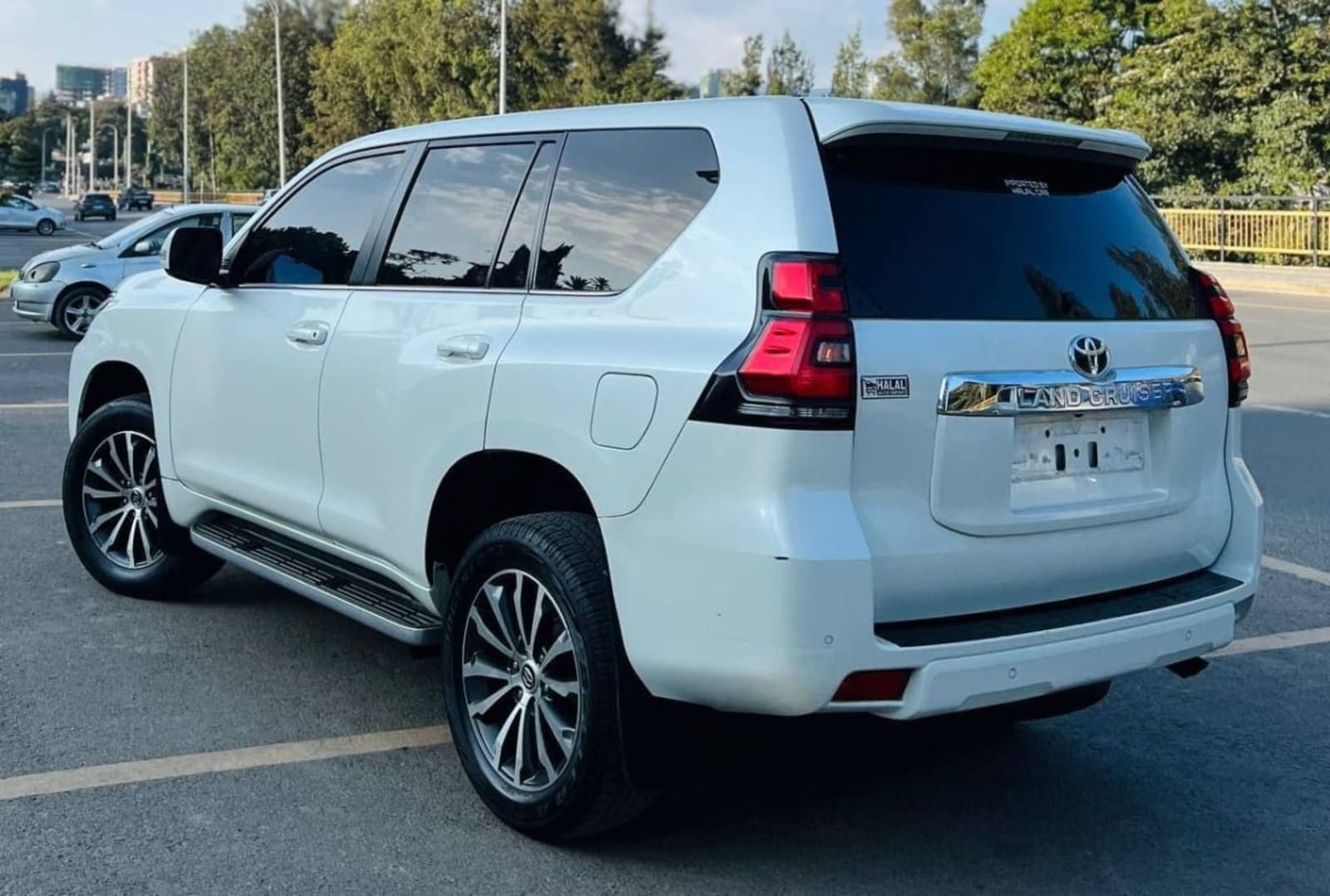 2018 Toyota Land Cruiser Prado — photo 3