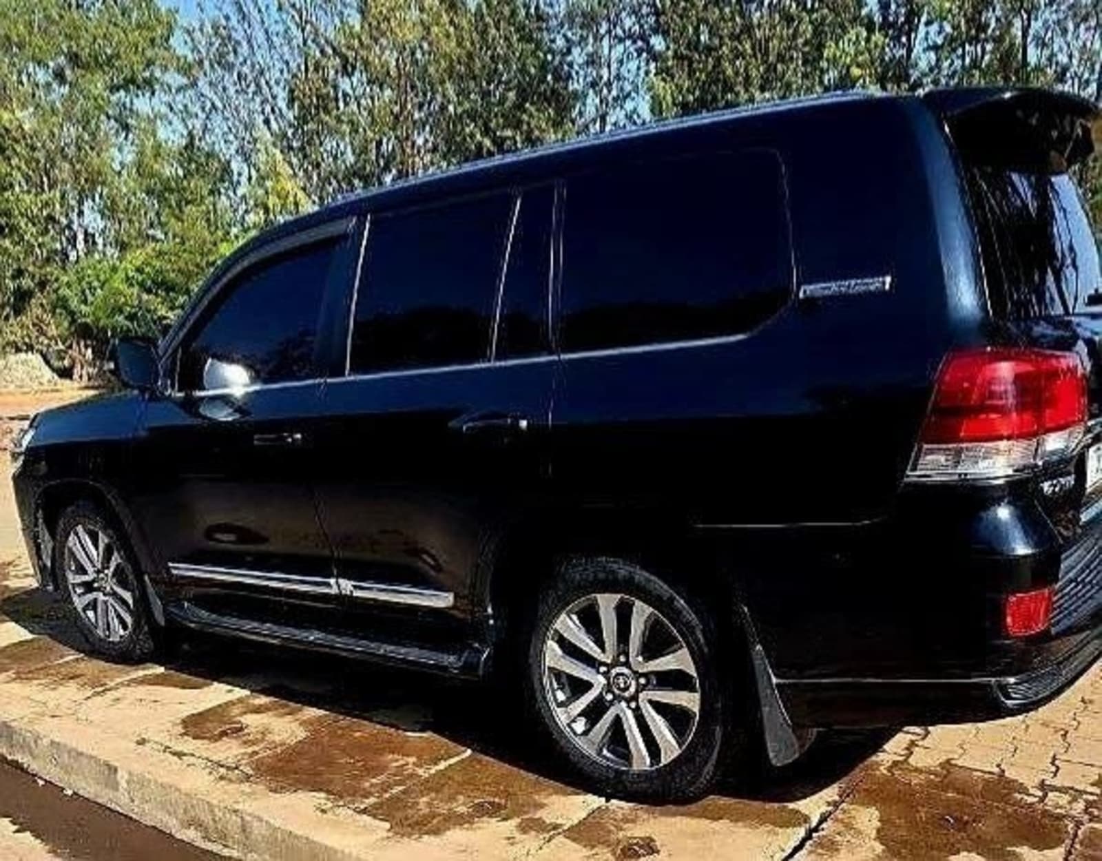 2019 Toyota Landcruiser V8 VXR+ Executive Lounge — photo 4