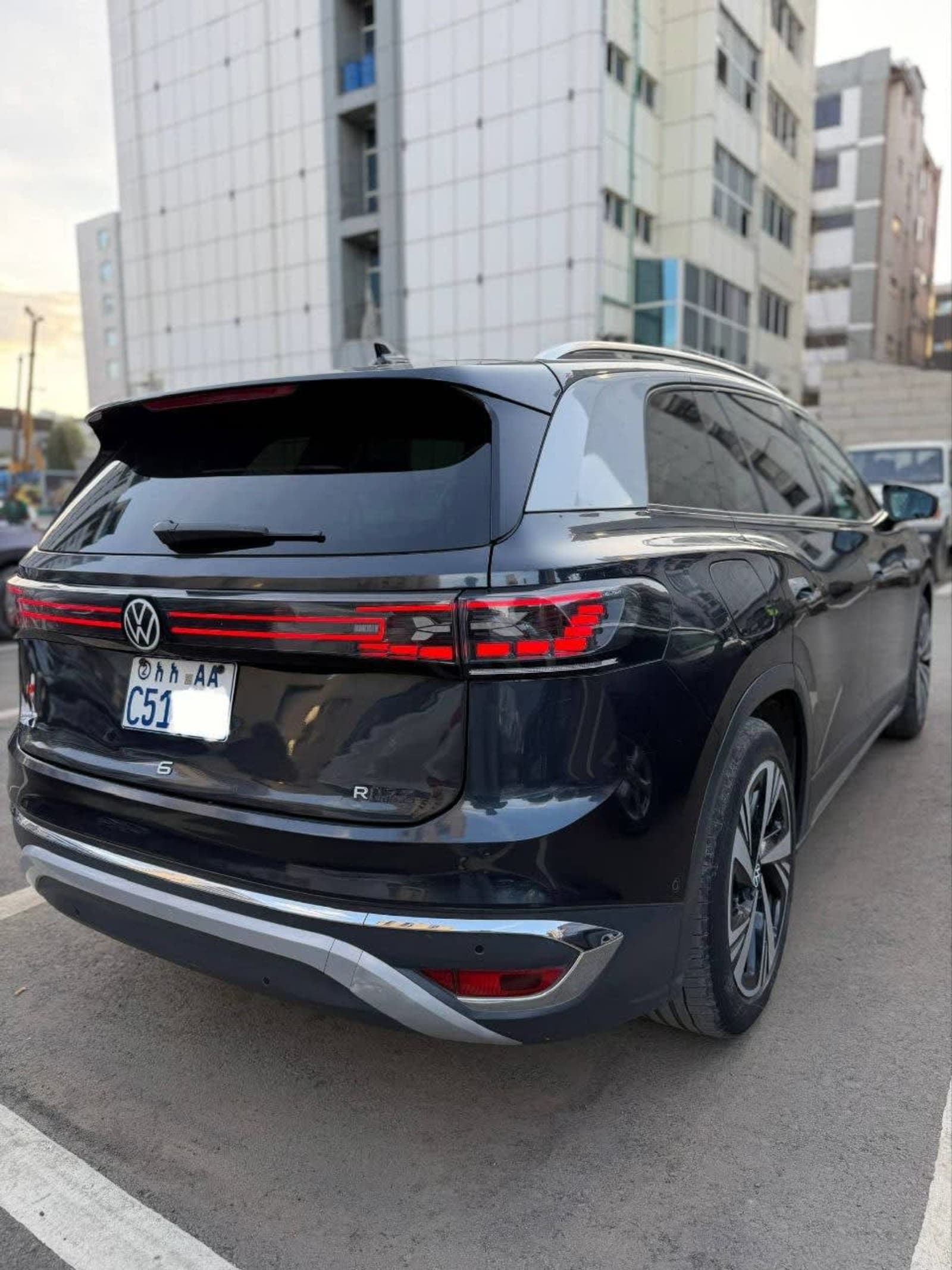 2022 Volkswagen ID.6 Crozz Pro — photo 1