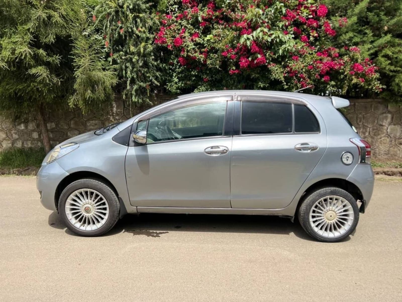 2009 Toyota Yaris — photo 7