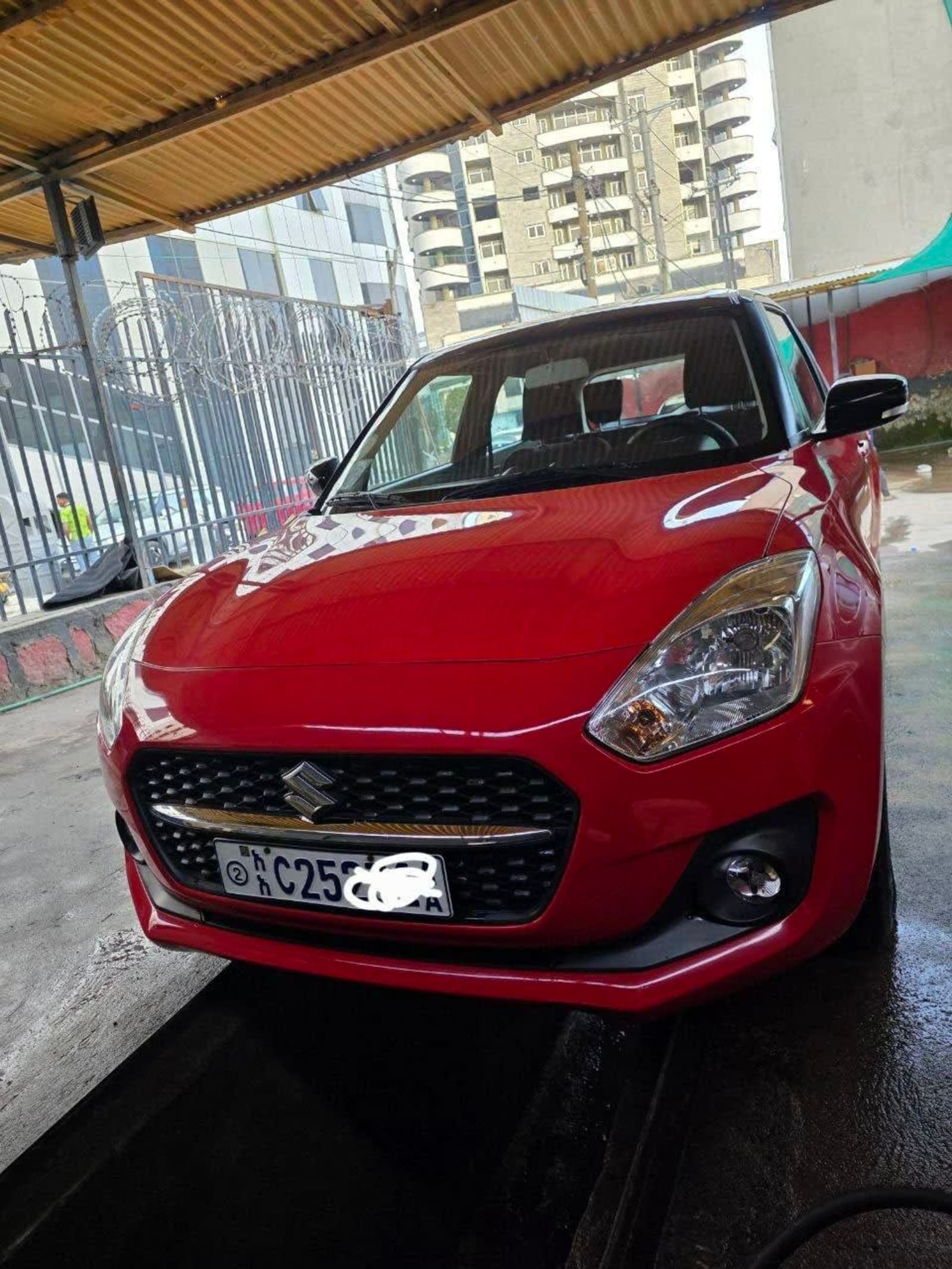 2022 Suzuki Swift — photo 1