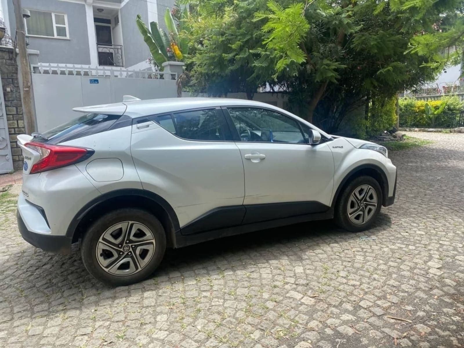 2023 Toyota CHR EV — photo 3