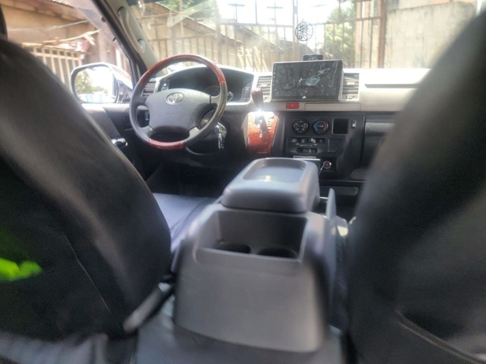 2007 Toyota Hiace GL — photo 1