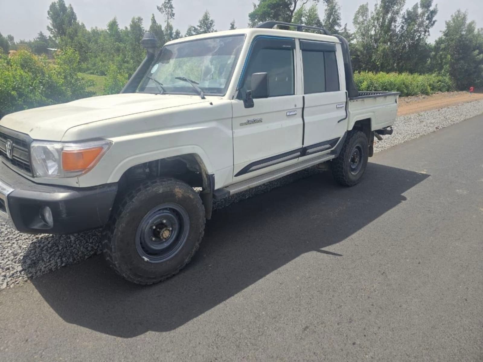 2018 Toyota Land Cruiser Mark II Double Cap โ photo 3