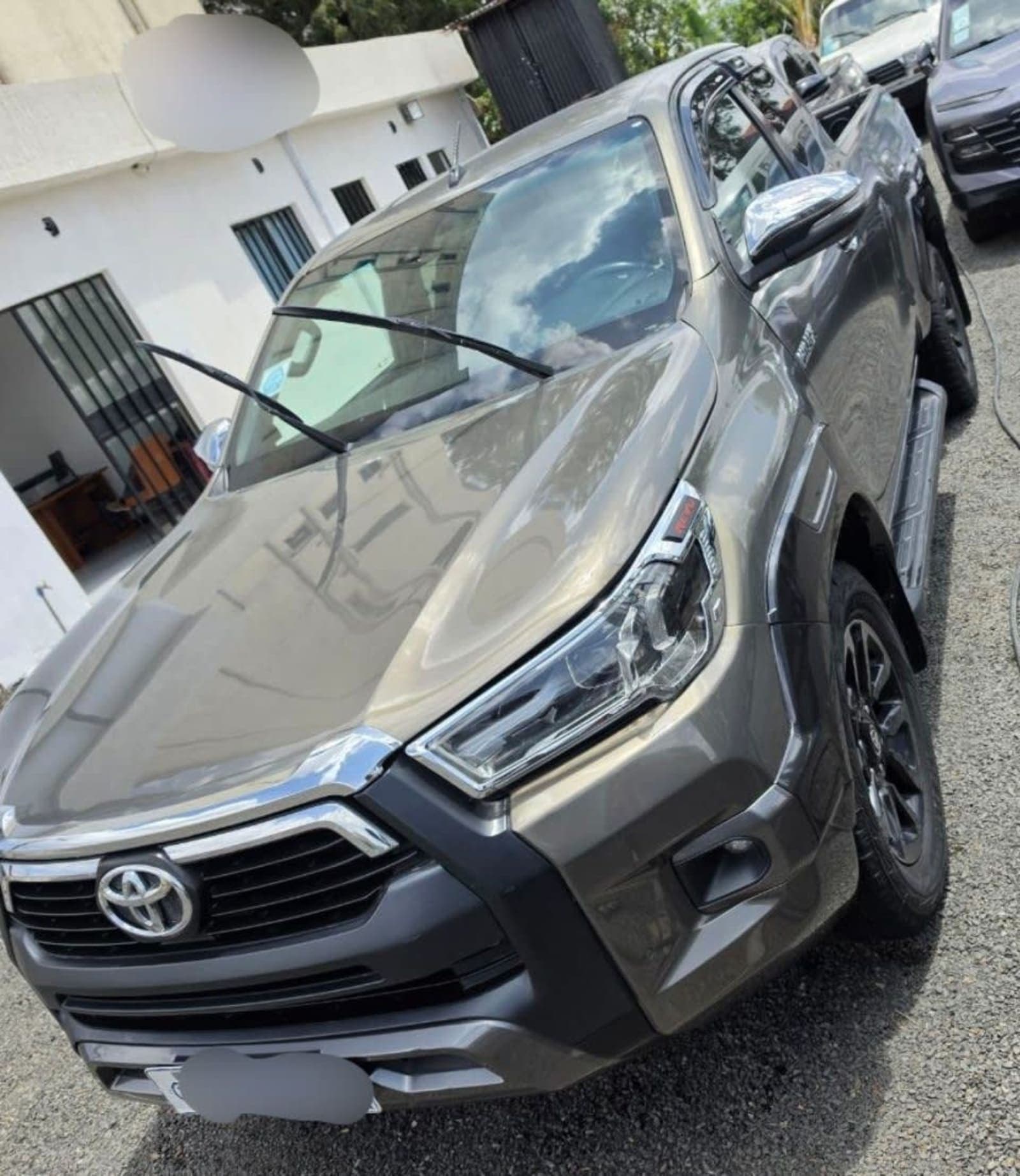 2021 Toyota Hilux Invincible Double-Cab — photo 3