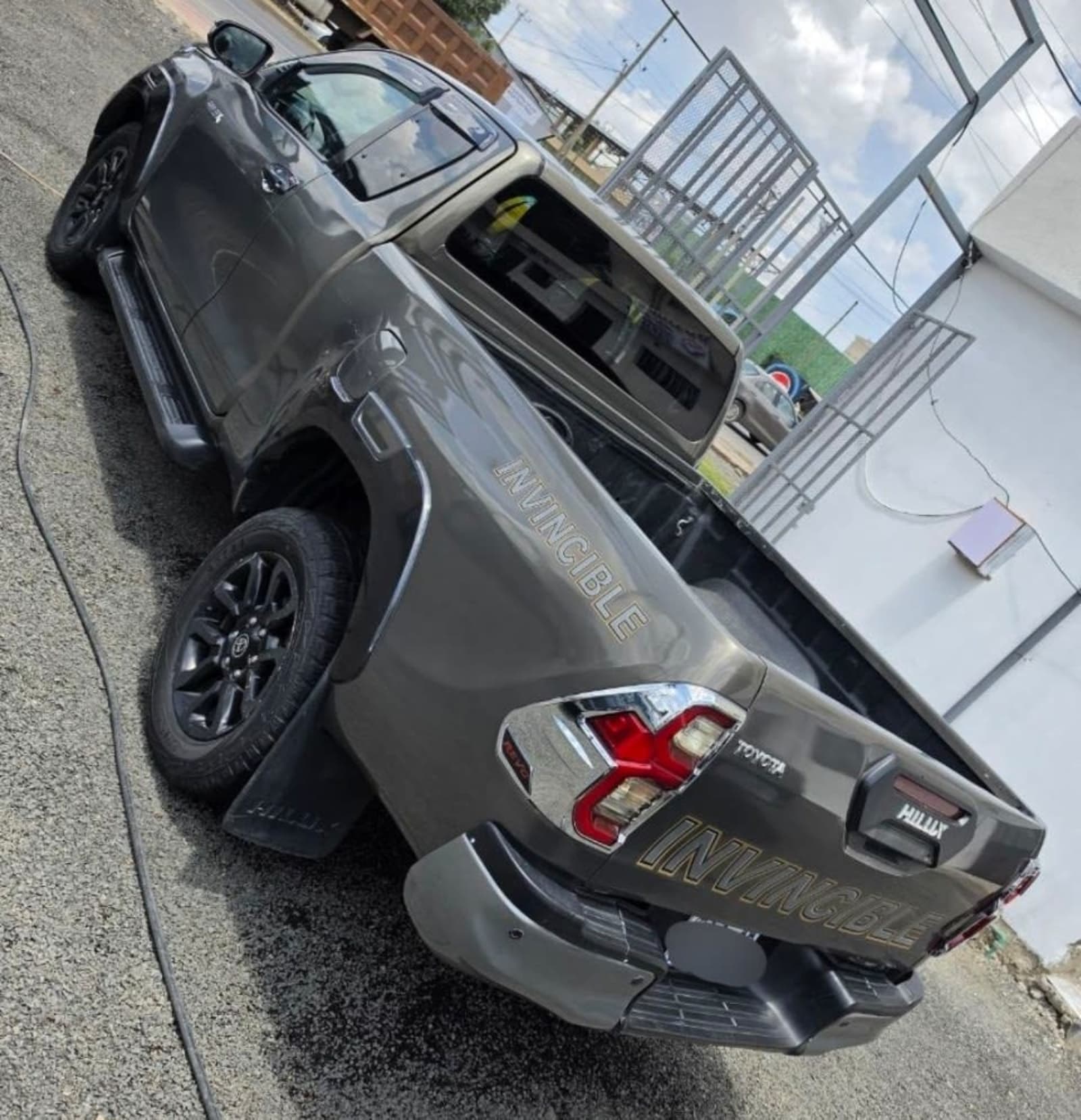 2021 Toyota Hilux Invincible Double-Cab — photo 4