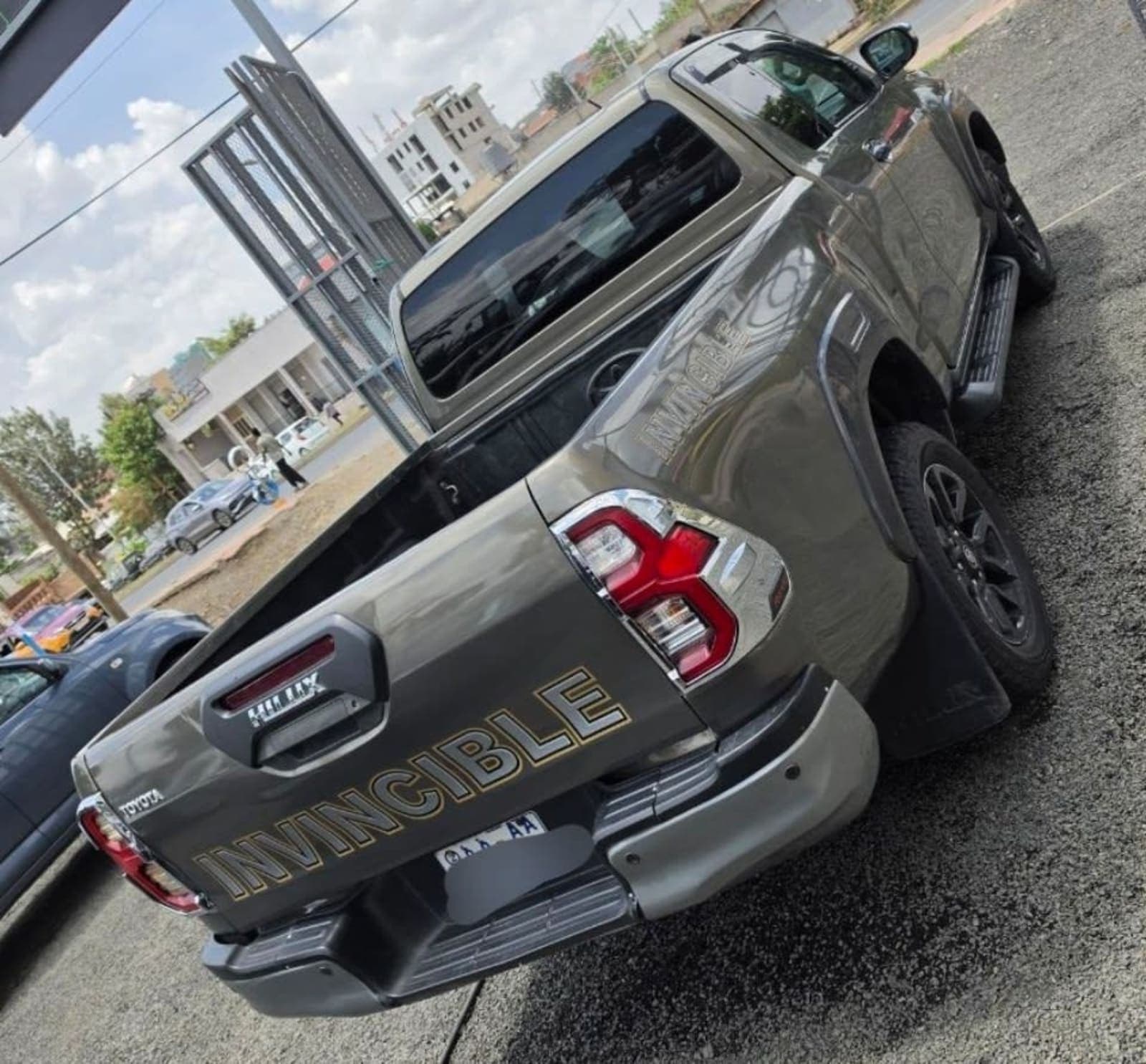 2021 Toyota Hilux Invincible Double-Cab — photo 5