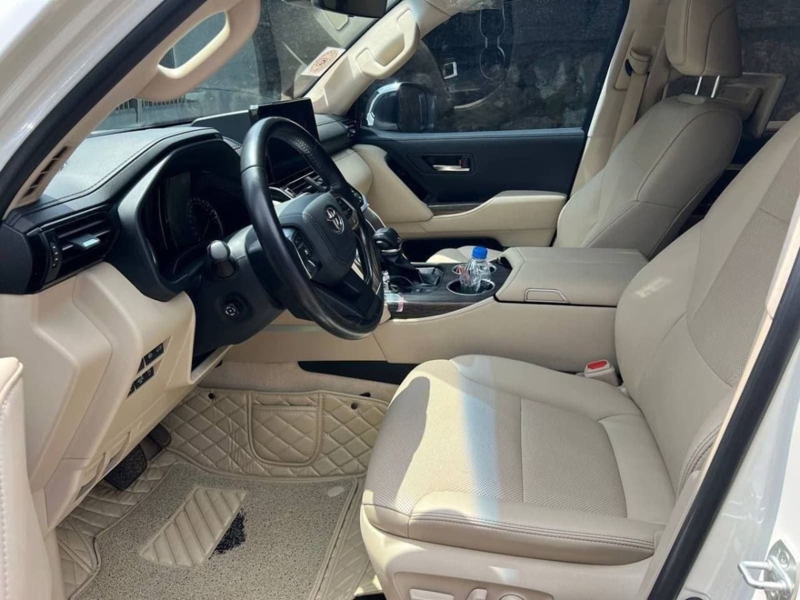 2022 Toyota Land Cruiser V6 VXR — photo 3