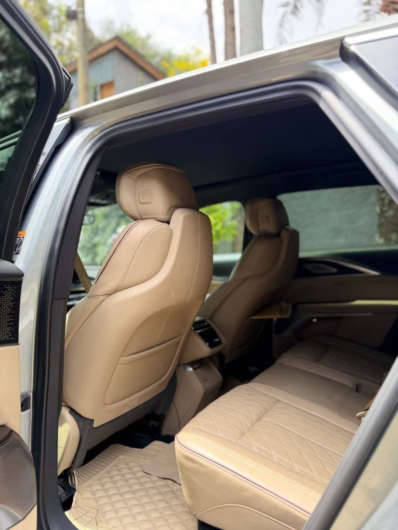 2023 Cadillac Lyriq — photo 3