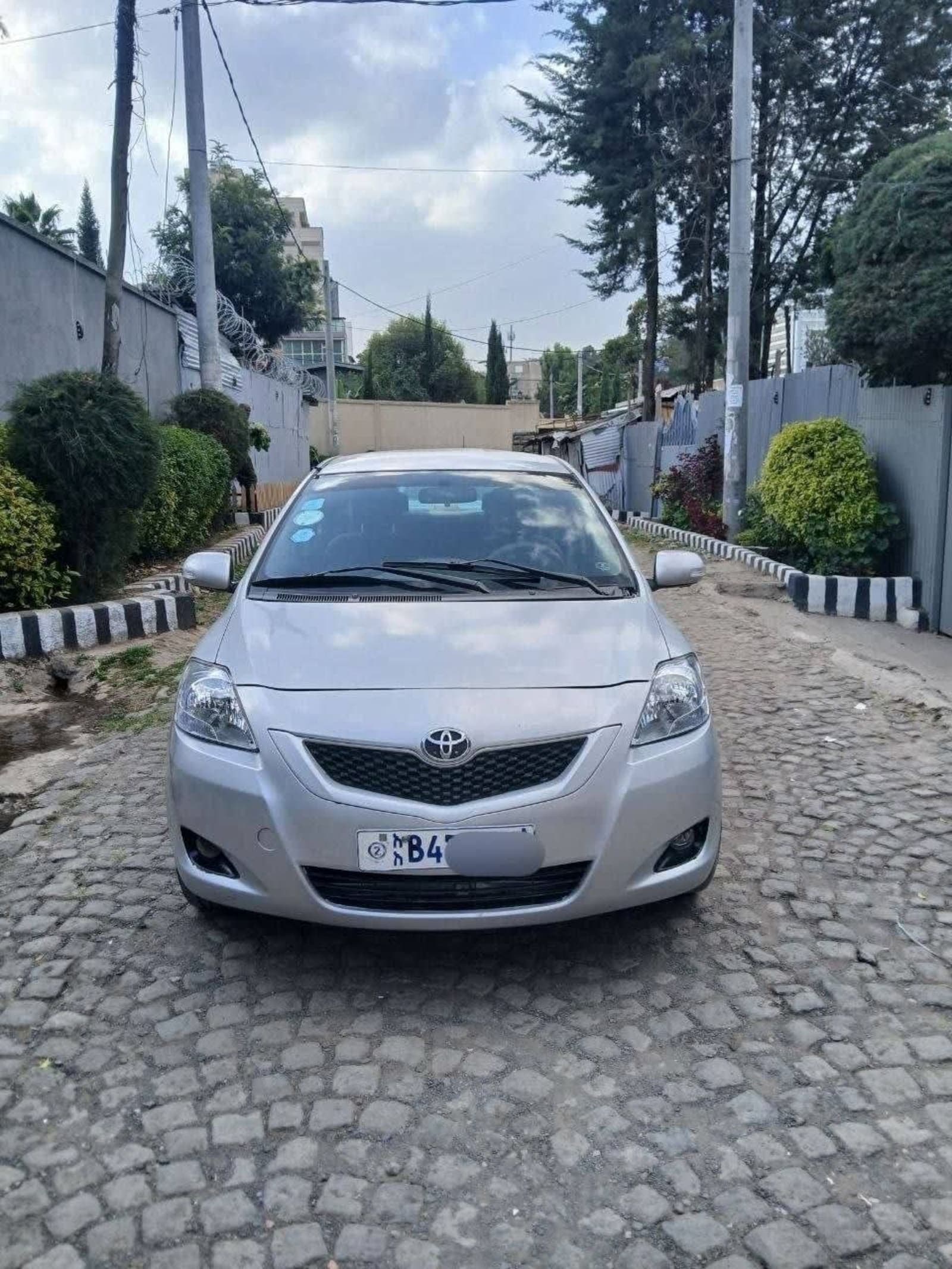 2010 Toyota Yaris Belta — photo 5