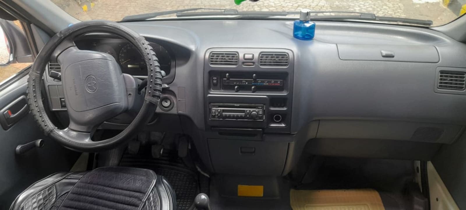 2003 Toyota Dolfin — photo 2