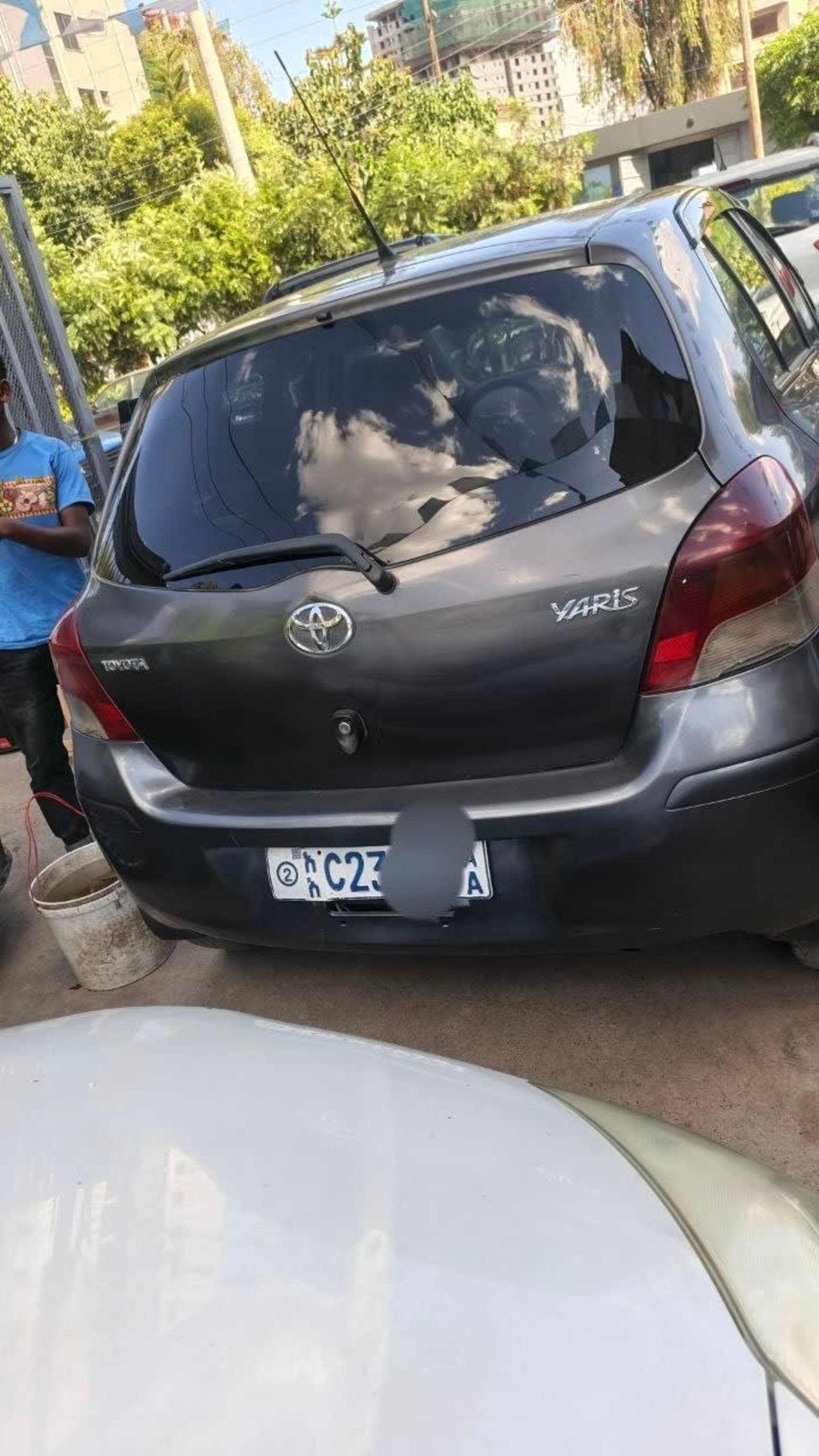 2010 Toyota compact — photo 4