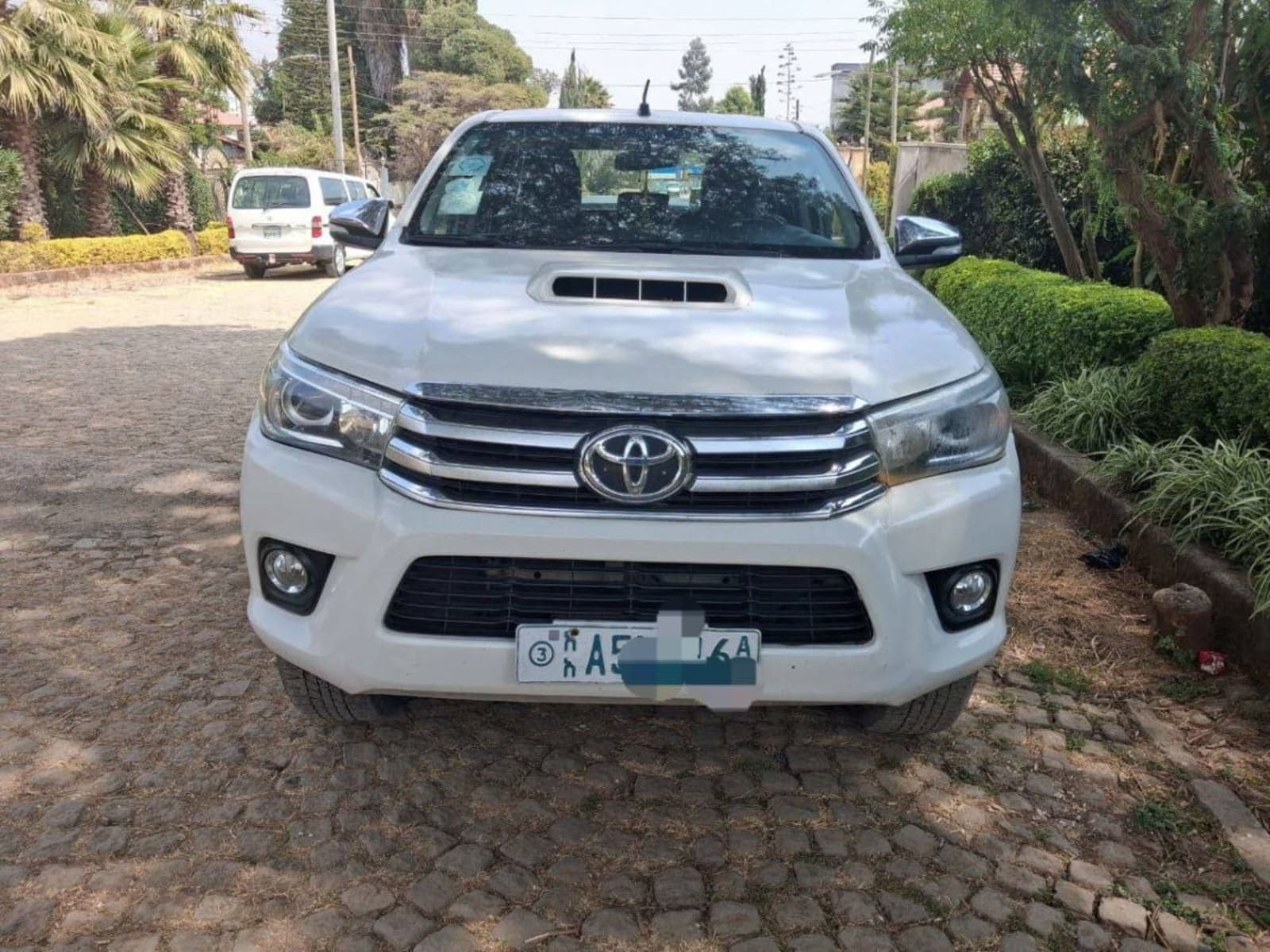 2017 Toyota Hilux Revo — photo 3