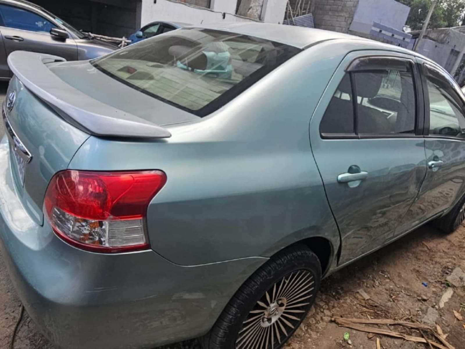 2010 Toyota Yaris Belta โ photo 1