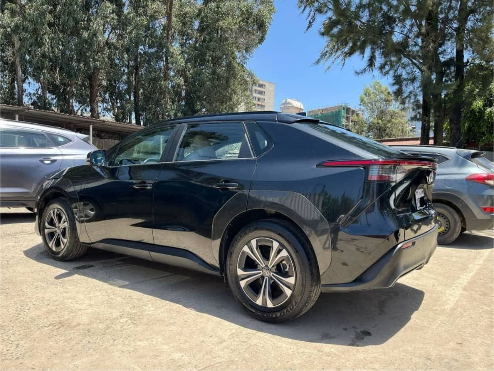 Toyota BZ4X EV — photo 5
